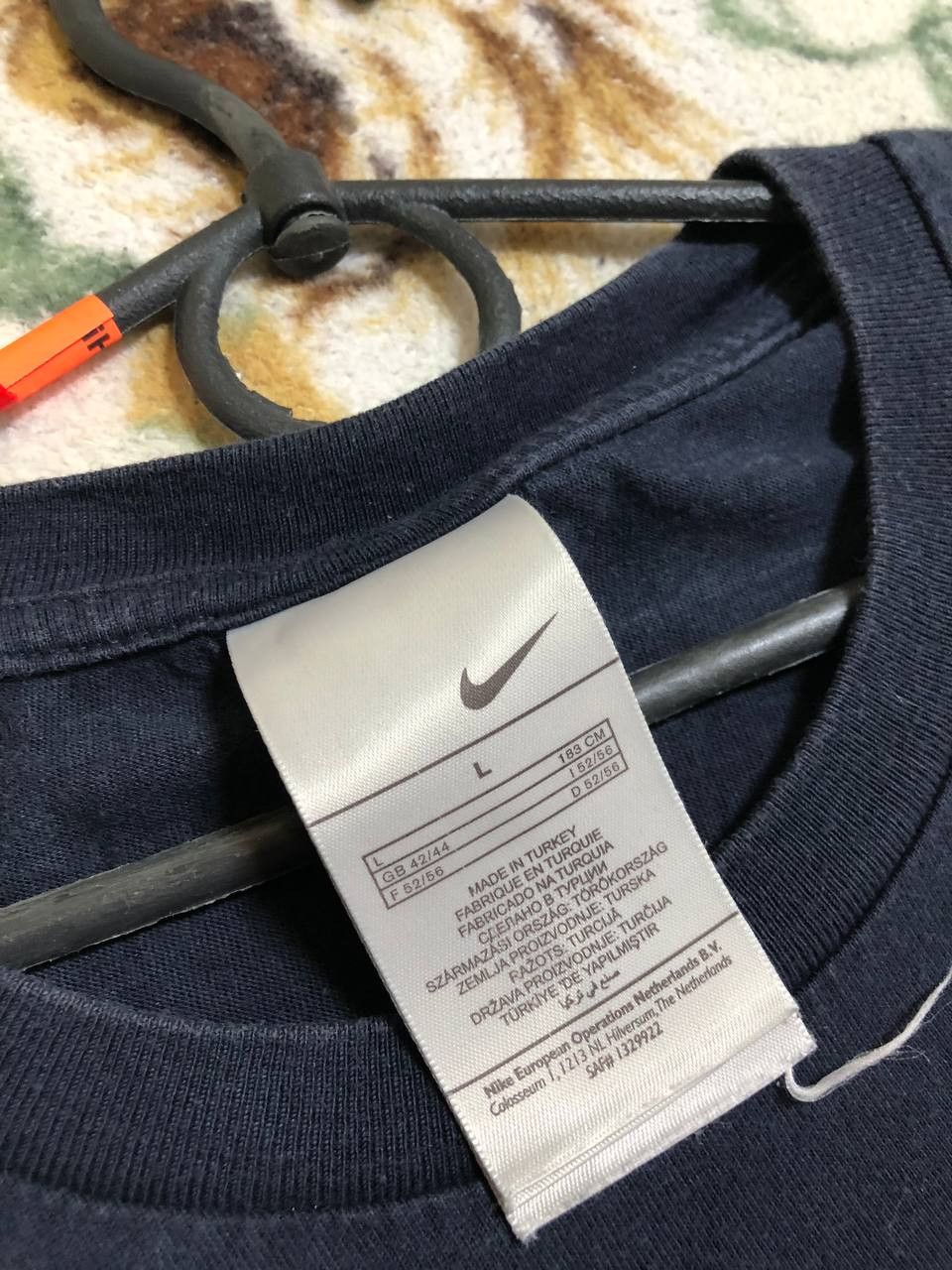 Nike Nike T Shirt Big Logo 90s Vintage streetwear Size US L / EU 52-54 / 3 - 2 Thumbnail