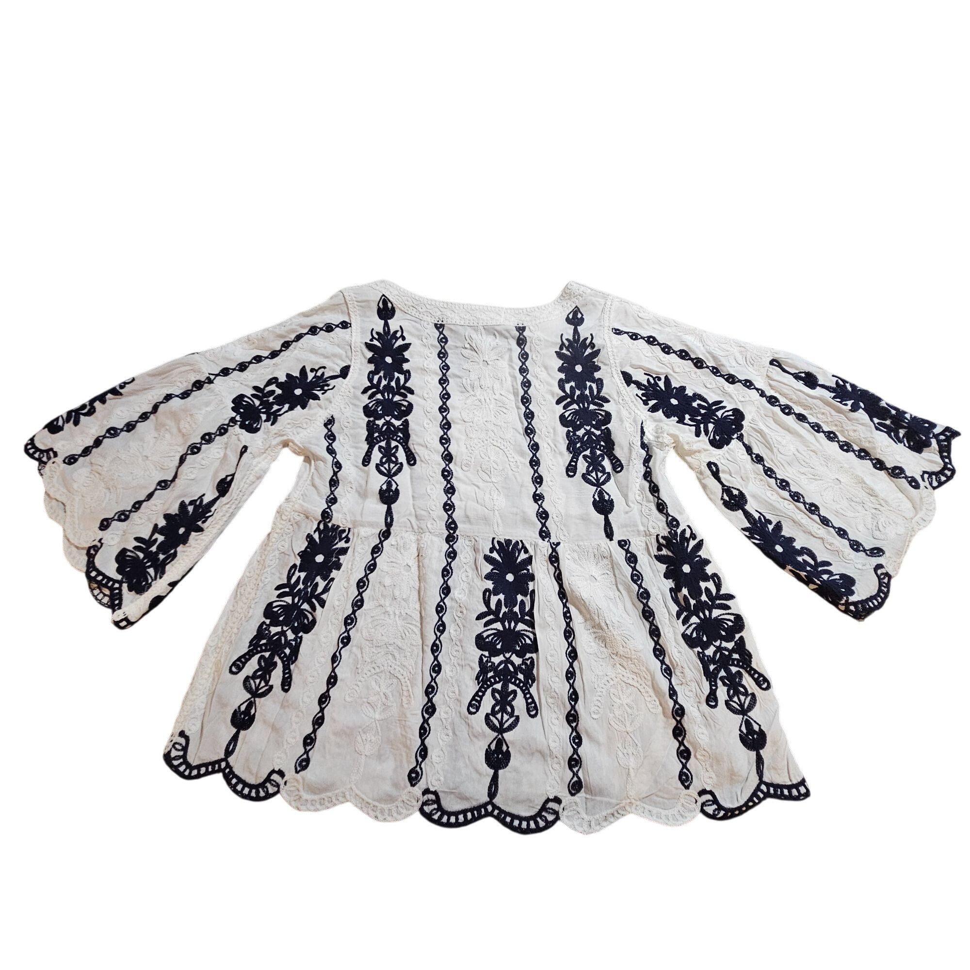 Other Kindred Boho Embroidered Bell Sleeve Sm Top White Navy Peasa Size S / US 4 / IT 40 - 9 Thumbnail