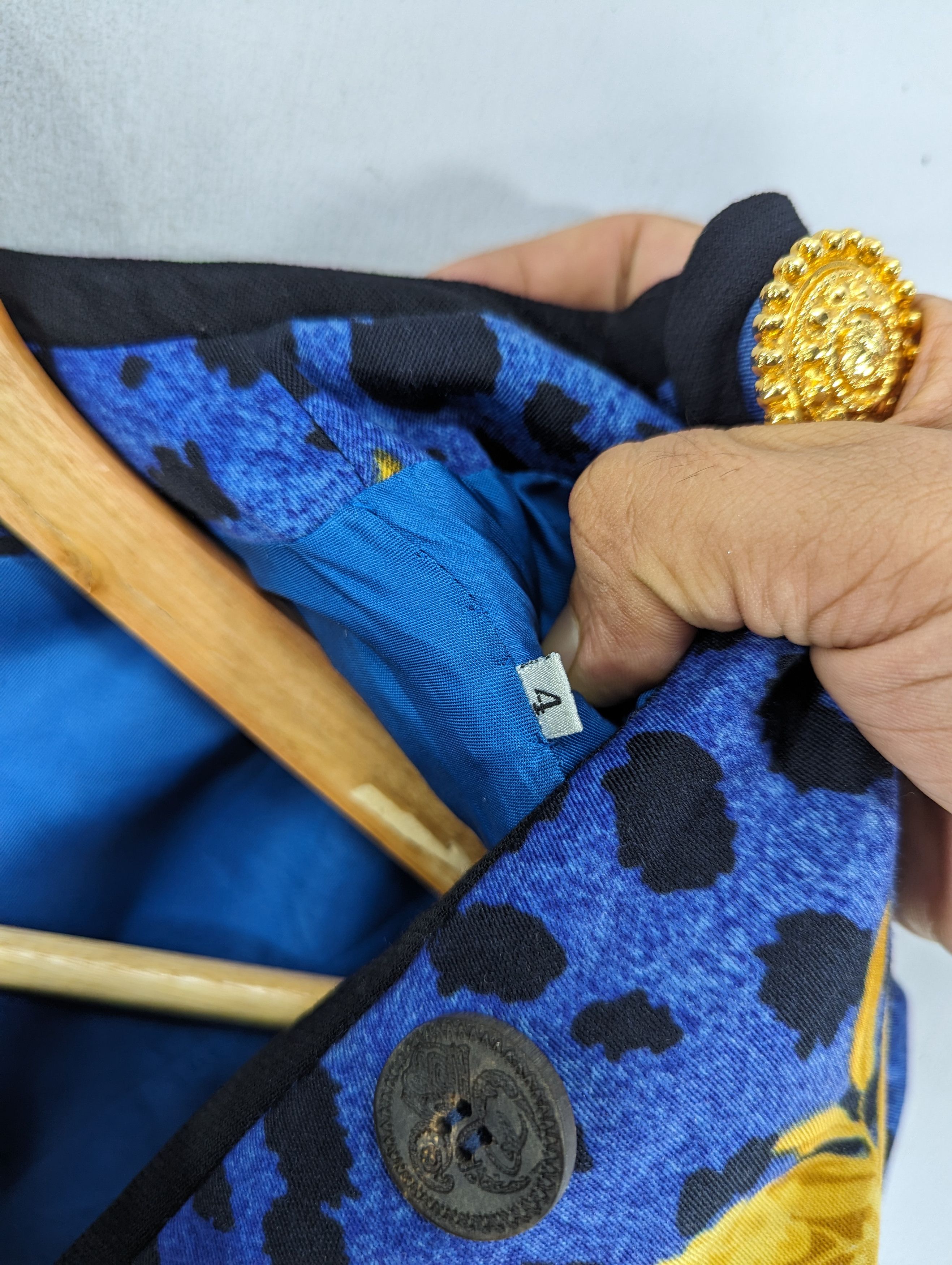 Versace Vintage 90s Gianni Versace Blue Baroque Leopard Print Jacket Size XS / US 0-2 / IT 36-38 - 20 Thumbnail