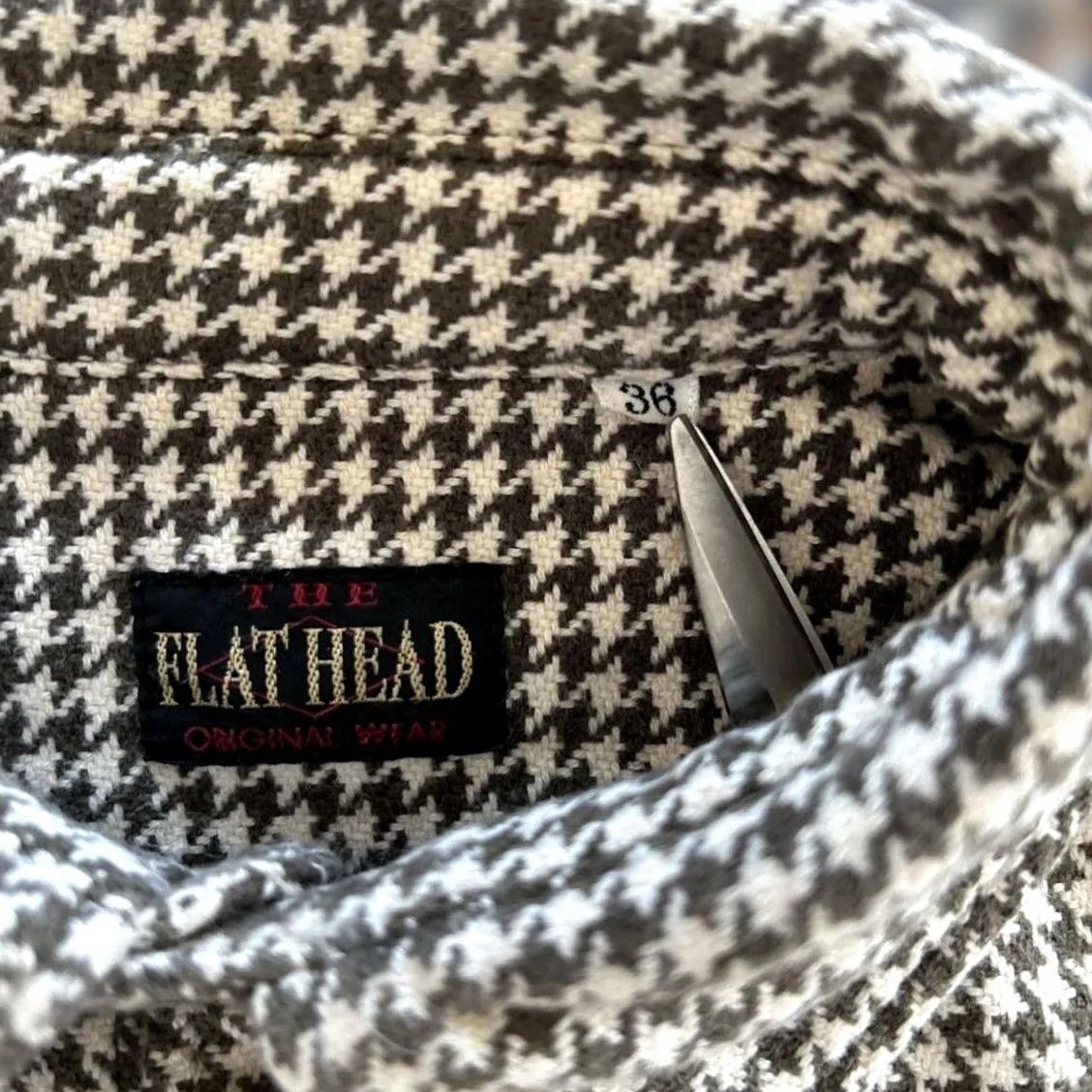 The Flat Head THE FLAT HEAD Heavy Flannel Shirt hound's-tooth Brown Work Casual Shirt Men 36 Brown White Flannel Button-Up Cotton Long Sleeve Collared 90s? Size US M / EU 48-50 / 2 - 3 Thumbnail