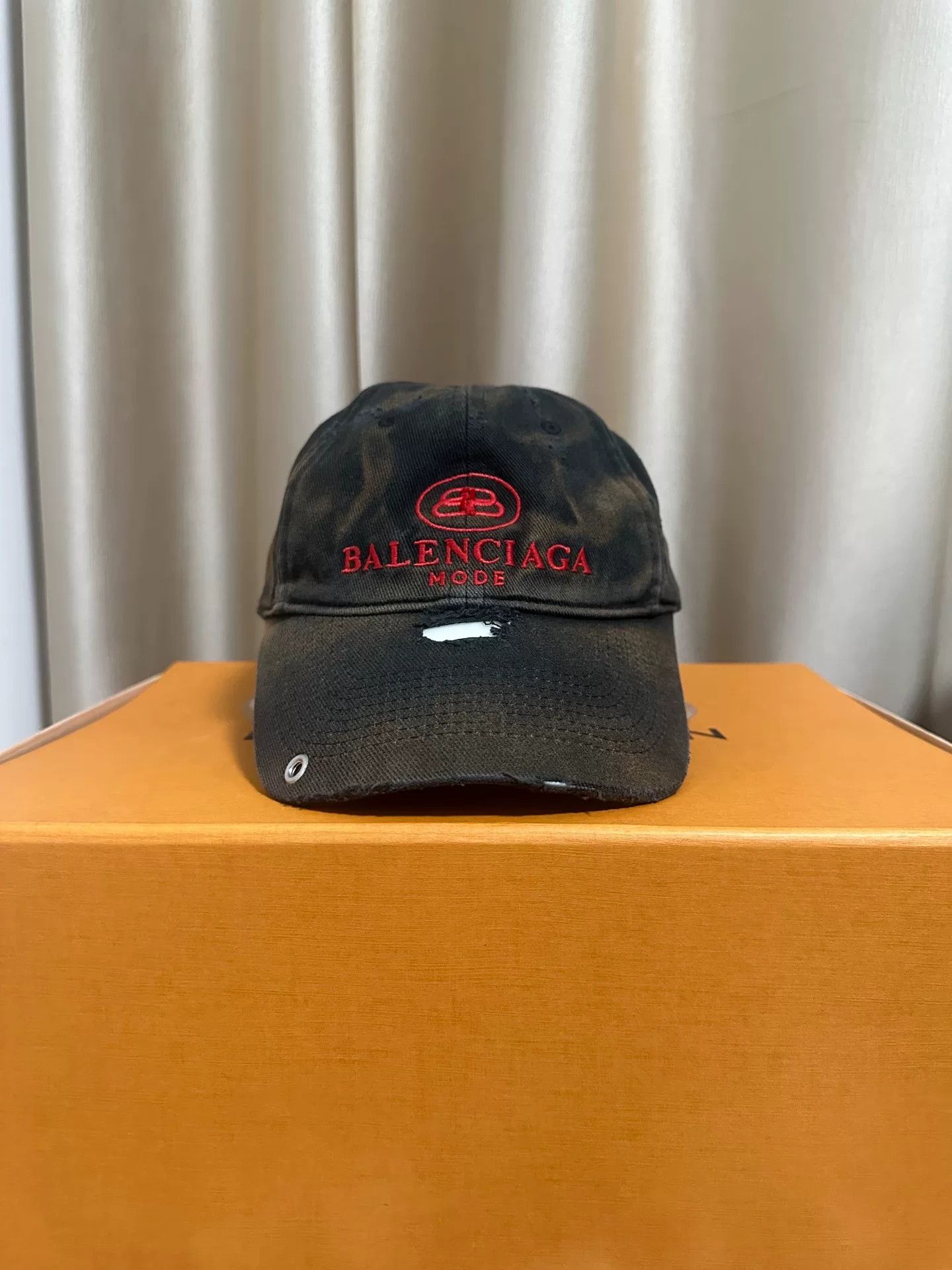 black red distressed duckbill cap