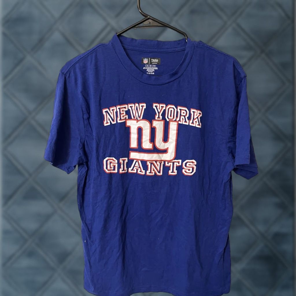 NFL VINTAGE NY Giants NFL Team Apparel T-Shirt Mens Blue Distressed Medium Adult M Relaxed Shirt Size US M / EU 48-50 / 2 - 1 Thumbnail