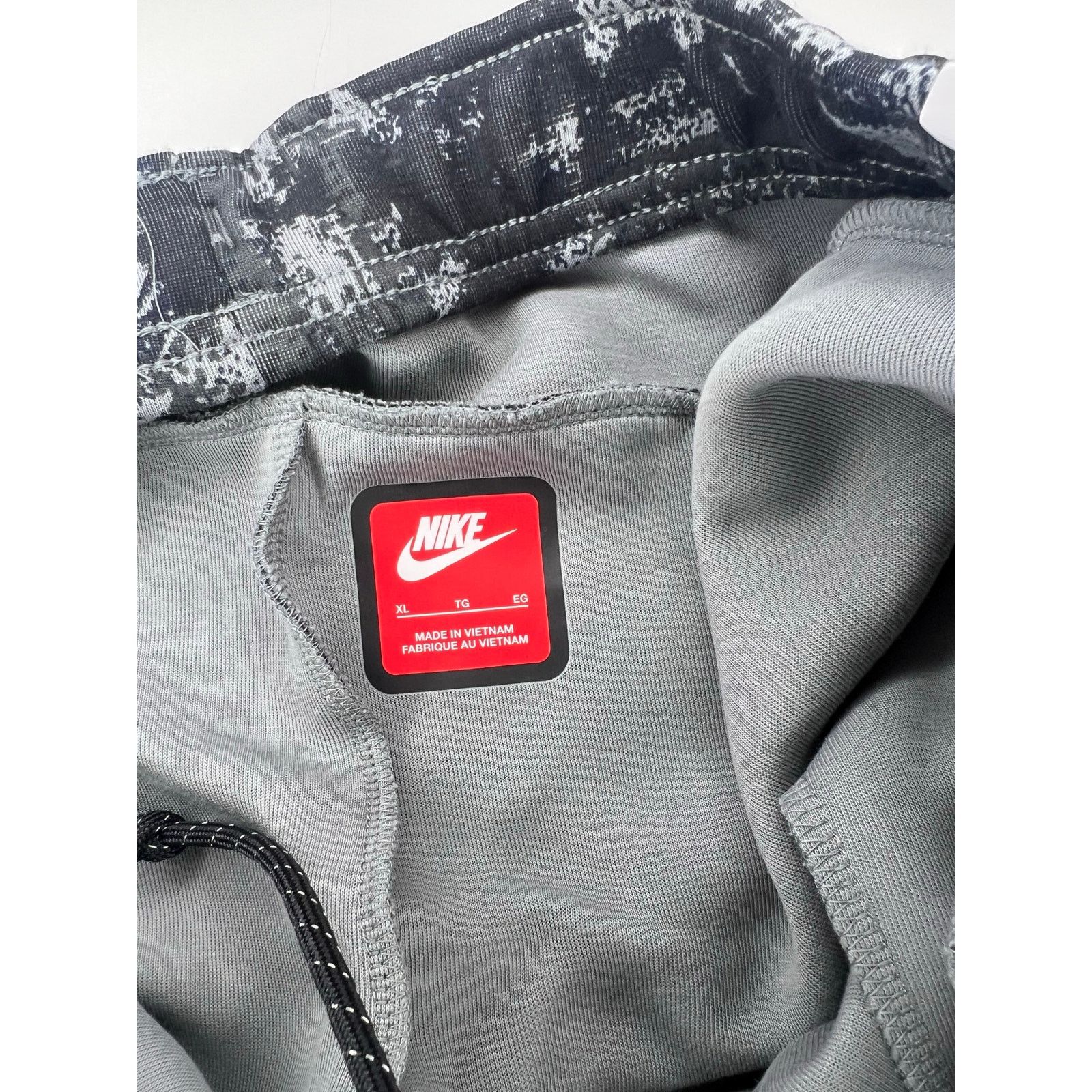 Nike Nike Tech Fleece Men’s Black Grey Camo Jogger Pants Size US 36 / EU 52 - 7 Thumbnail