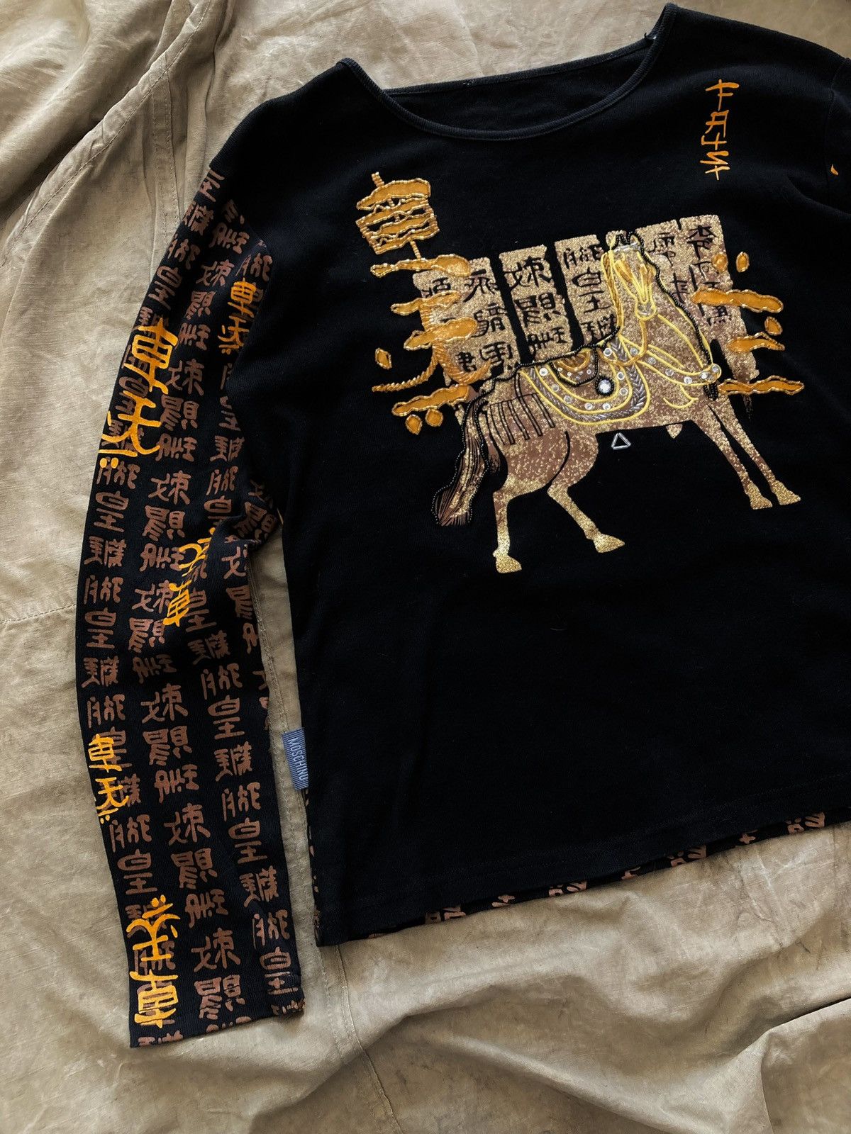 Moschino Moschino Cropped Top with Chinese Characters Horse Size M / US 6-8 / IT 42-44 - 4 Thumbnail