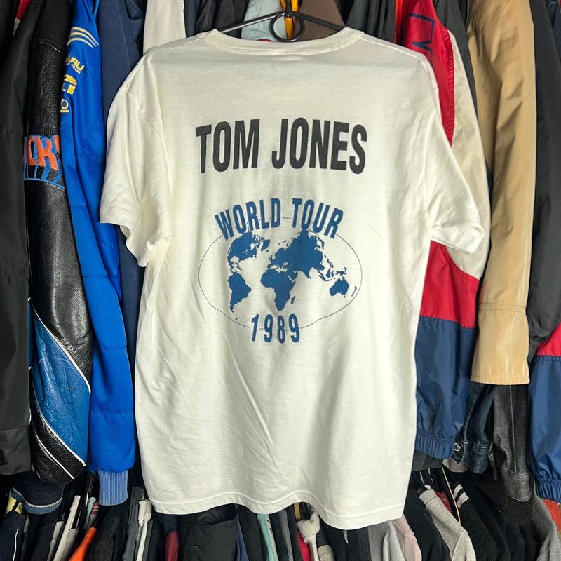 Band Tees × Vintage tshirt Tom Jones World Tour 1989 vintage single stich Size US L / EU 52-54 / 3 - 1 Thumbnail