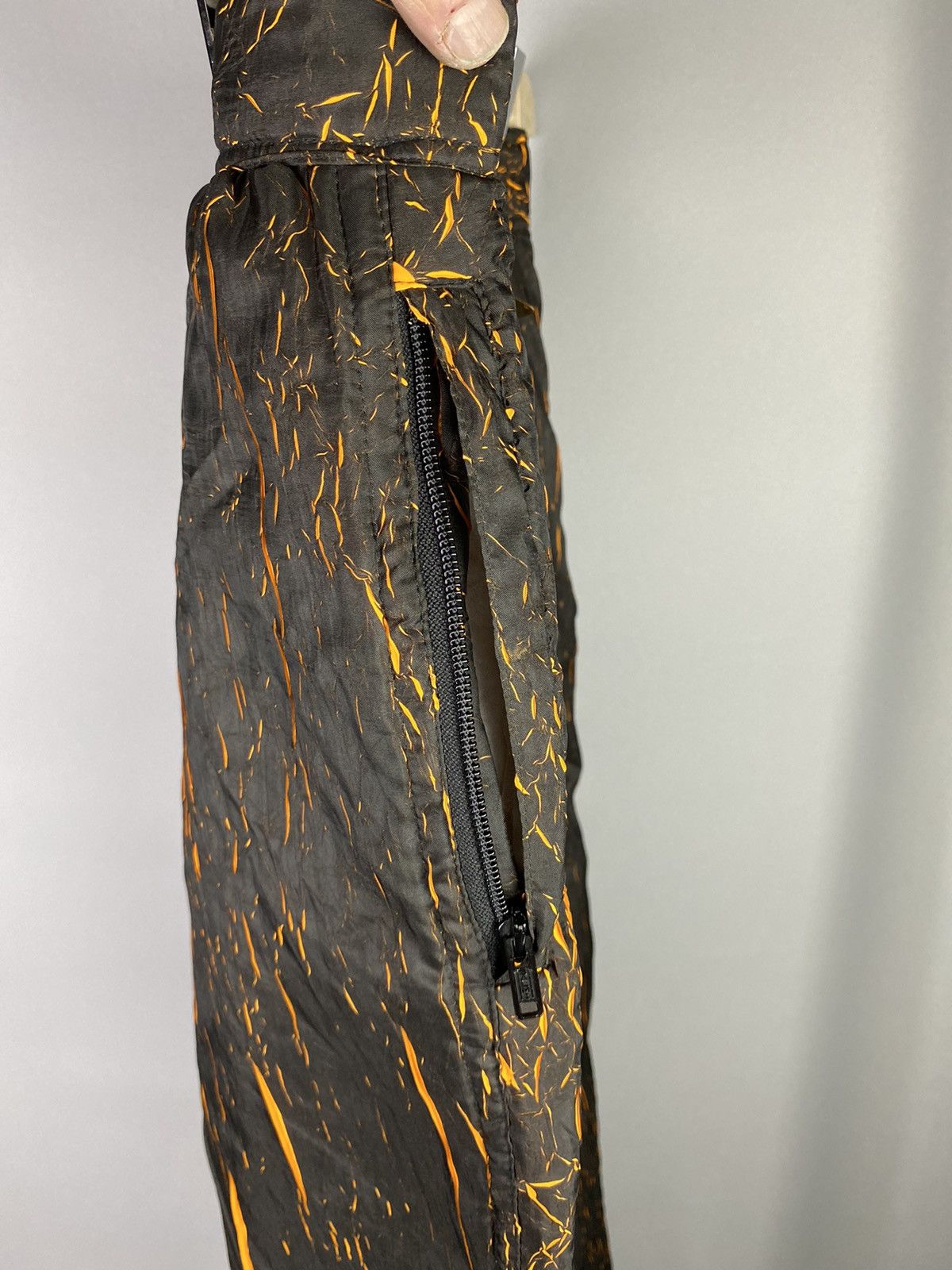Japanese Brand × Vintage Vintage Graphic Nylon Pants with Abstract Orange Pattern Size US 32 / EU 48 - 7 Thumbnail