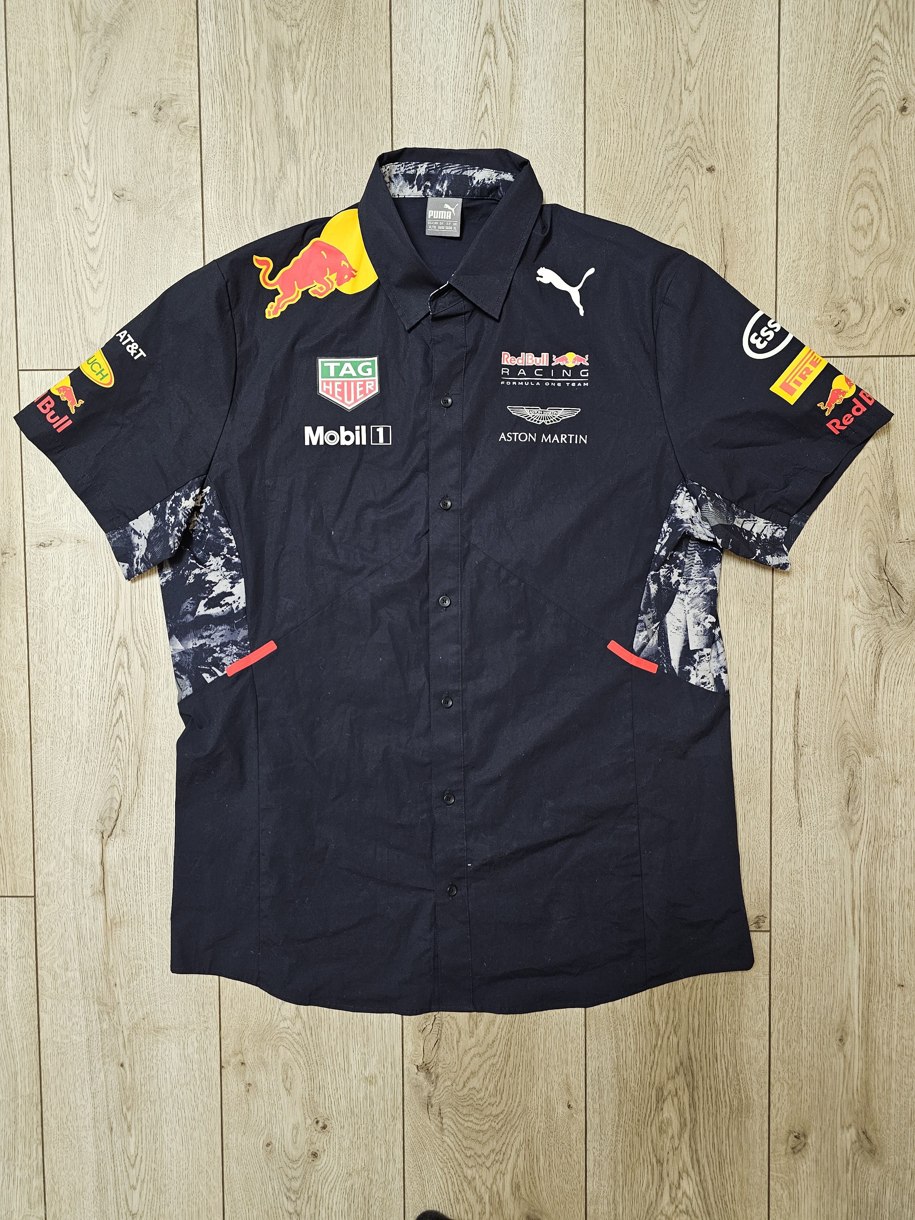Formula 1 RED BULL RACING SHIRT BUTTON 2017 F1 TEAM SHIRT BUTTON Size US XL / EU 56 / 4 - 1 Thumbnail