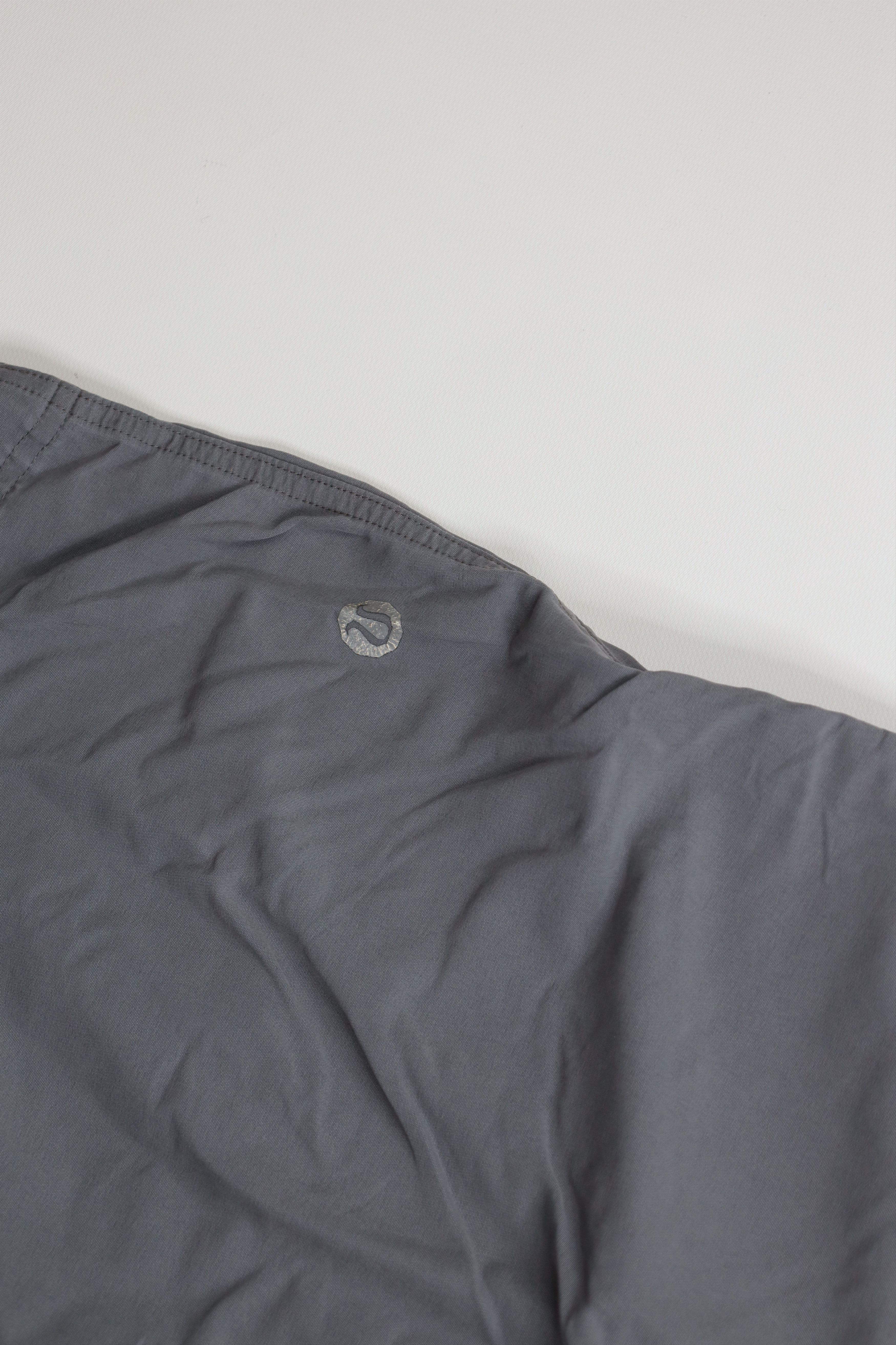 Lululemon × Vintage Vintage Lululemon Flat Front Stretch Golf Chino Shorts Gray Size US 36 / EU 52 - 13 Thumbnail