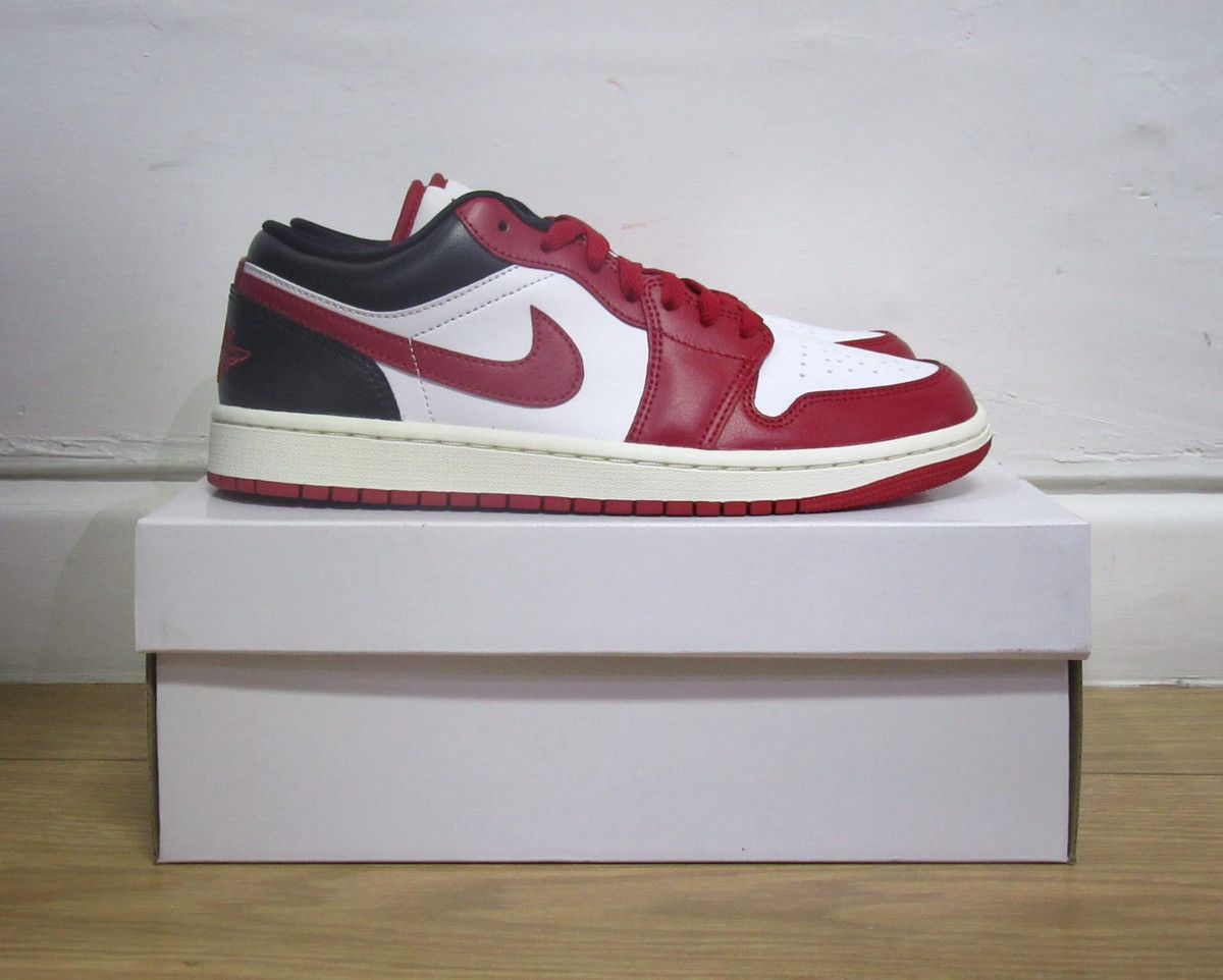 Jordan Brand Air Jordan 1 Low WMNS Reverse Black Toe 2022 EU 40.5-US 9 Size US 7.5 / EU 40-41 - 3 Thumbnail