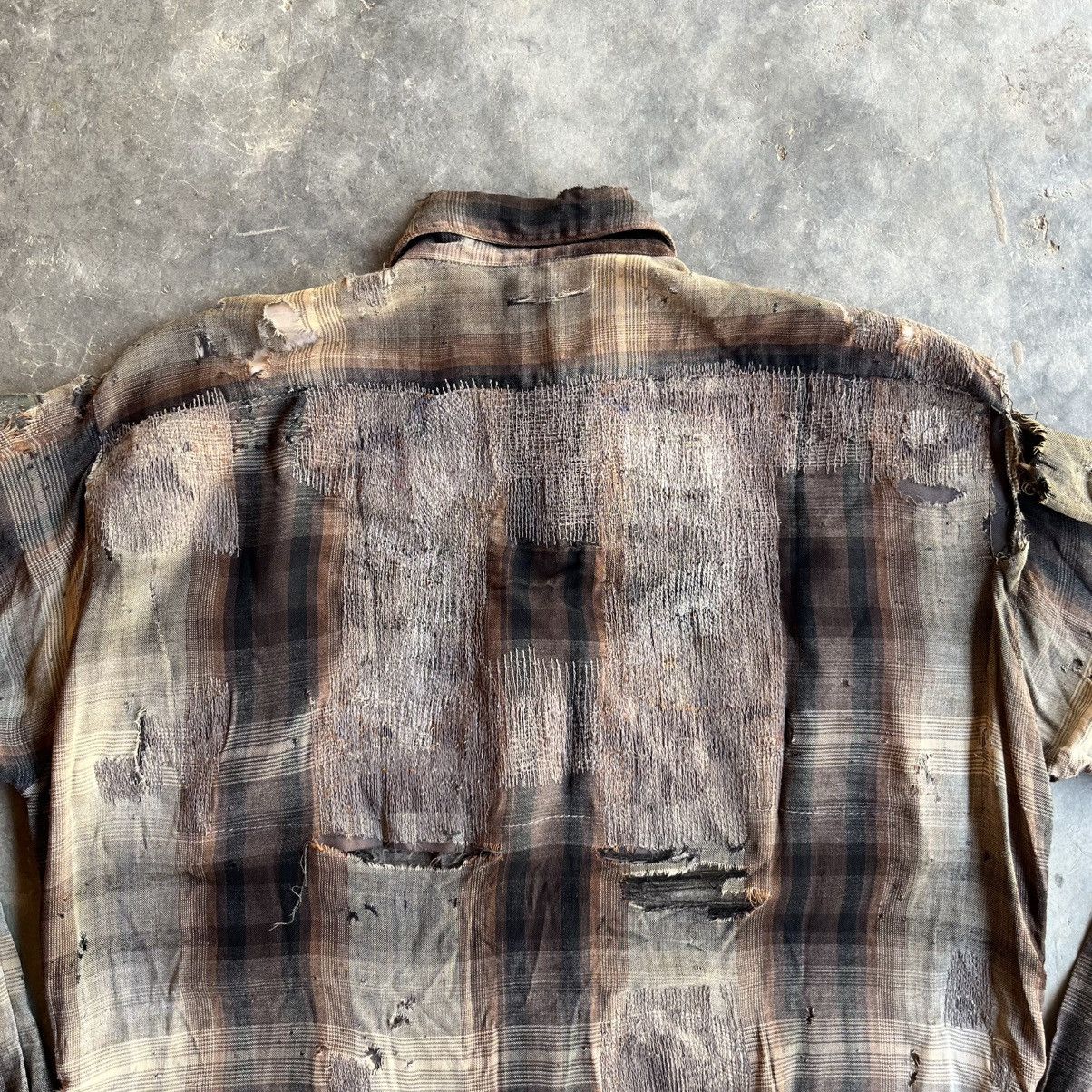 Vintage Thrashed 1950s - 1960s Arrow shadow stripe rayon shirt☠️ Size US L / EU 52-54 / 3 - 6 Thumbnail