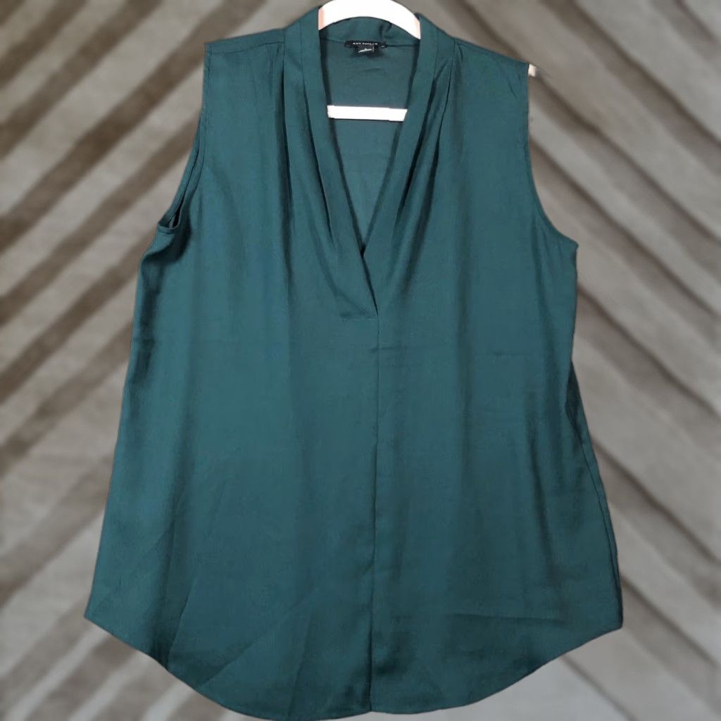 Express Express Blouse Green V-Neck Sleeveless Small Womens Shirt Size S / US 4 / IT 40 - 1 Thumbnail