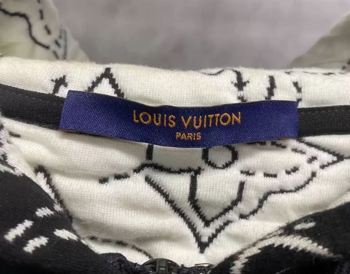 Louis Vuitton Louis Vuitton's latest black full print logo hooded jacket Size US XL / EU 56 / 4 - 3 Thumbnail