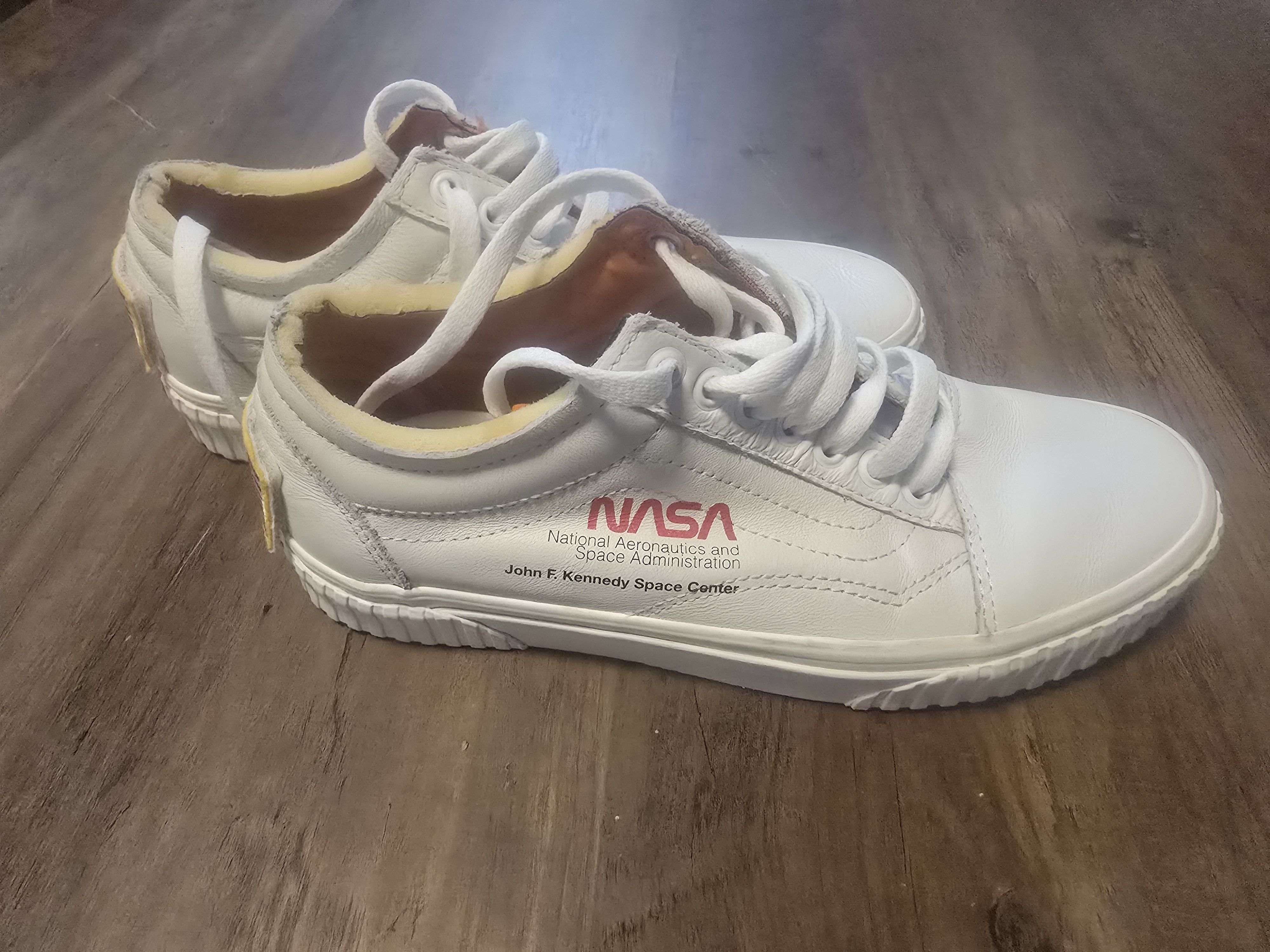 Vans Vans Old Skool NASA Kennedy Space Center White Rare Size US 8.5 / IT 38.5 - 5 Thumbnail