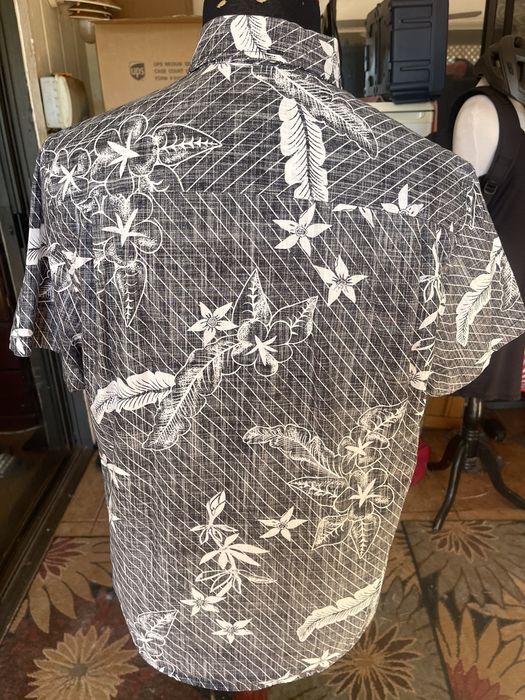 Reyn Spooner Reyn Spooner Tailored Fit Gray Men's Medium Full Button