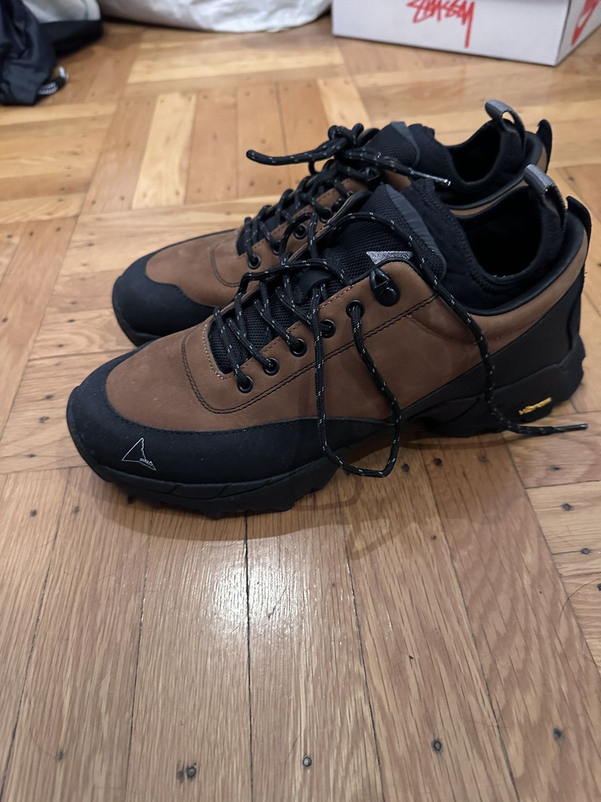 image of Roa Neal Low Top Shoes in Brown, Men's (Size 9)
