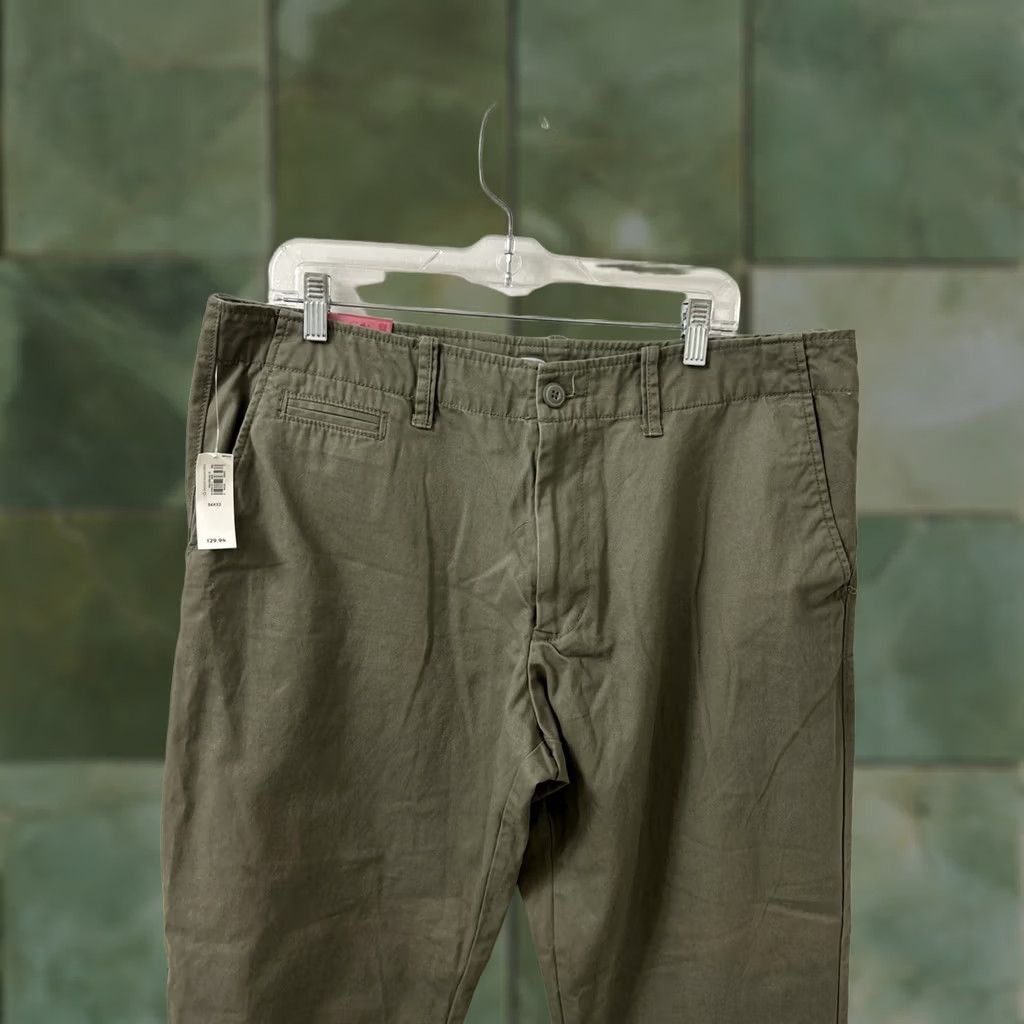 Old Navy Old Navy Pants Mens 36x32 Olive Green Chino Straight Leg Cotton Casual Workwear Bags Pockets Button Zip Regular 36in Canvas Front Flat Army Vintage No Size US 36 / EU 52 - 1 Thumbnail