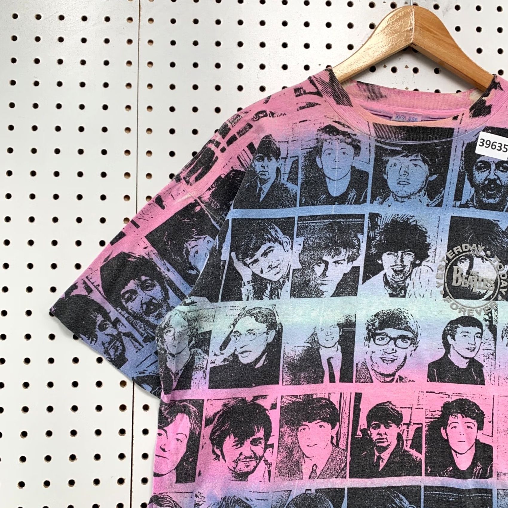 Vintage VINTAGE 90s Beatles Shirt Mens Large All Over Print Pink Blue Music Size US L / EU 52-54 / 3 - 7 Thumbnail
