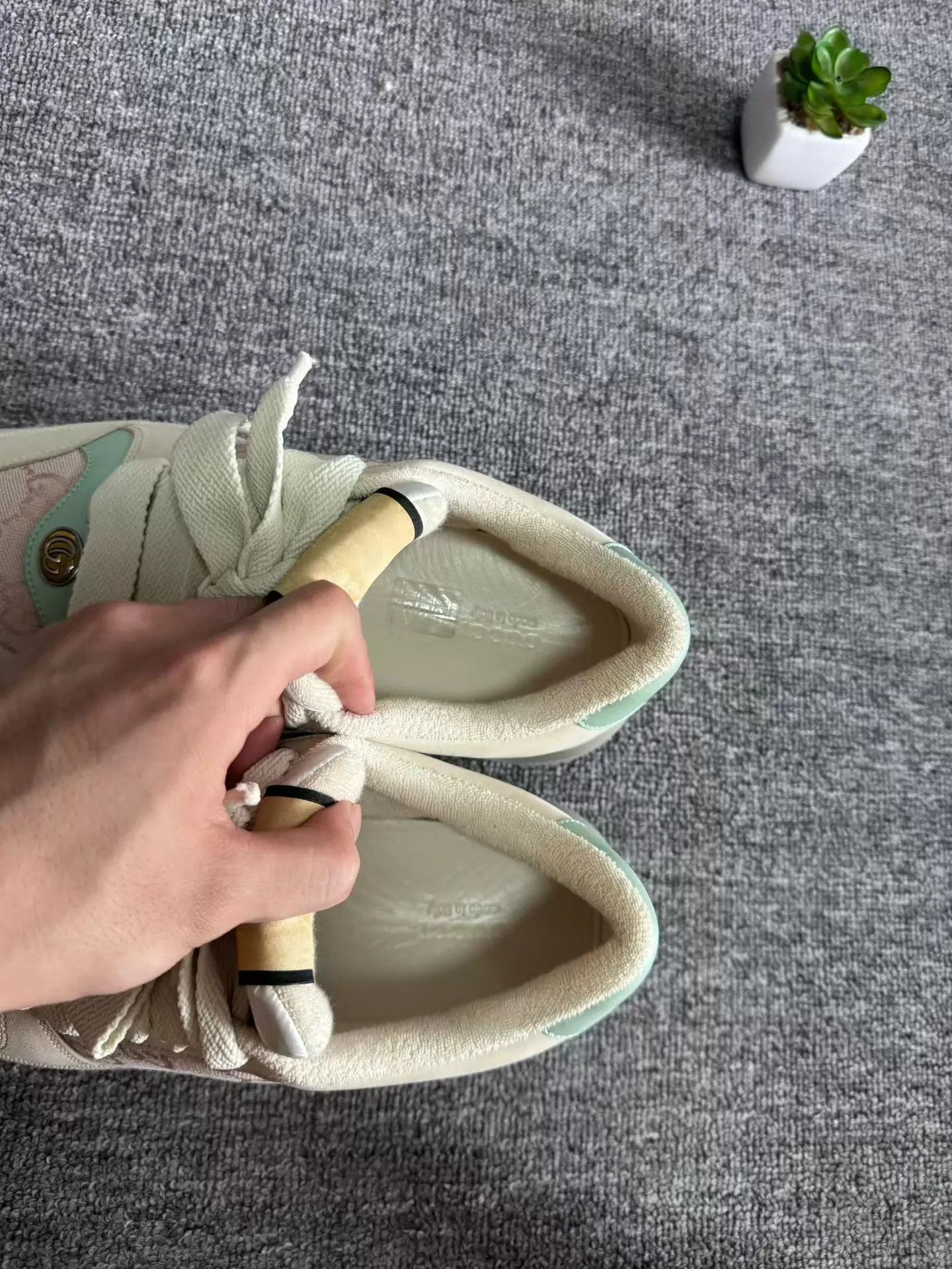 Gucci Gucci shoe 40.5 like new original box no side tag full tread Size US 7.5 / EU 40-41 - 4 Thumbnail