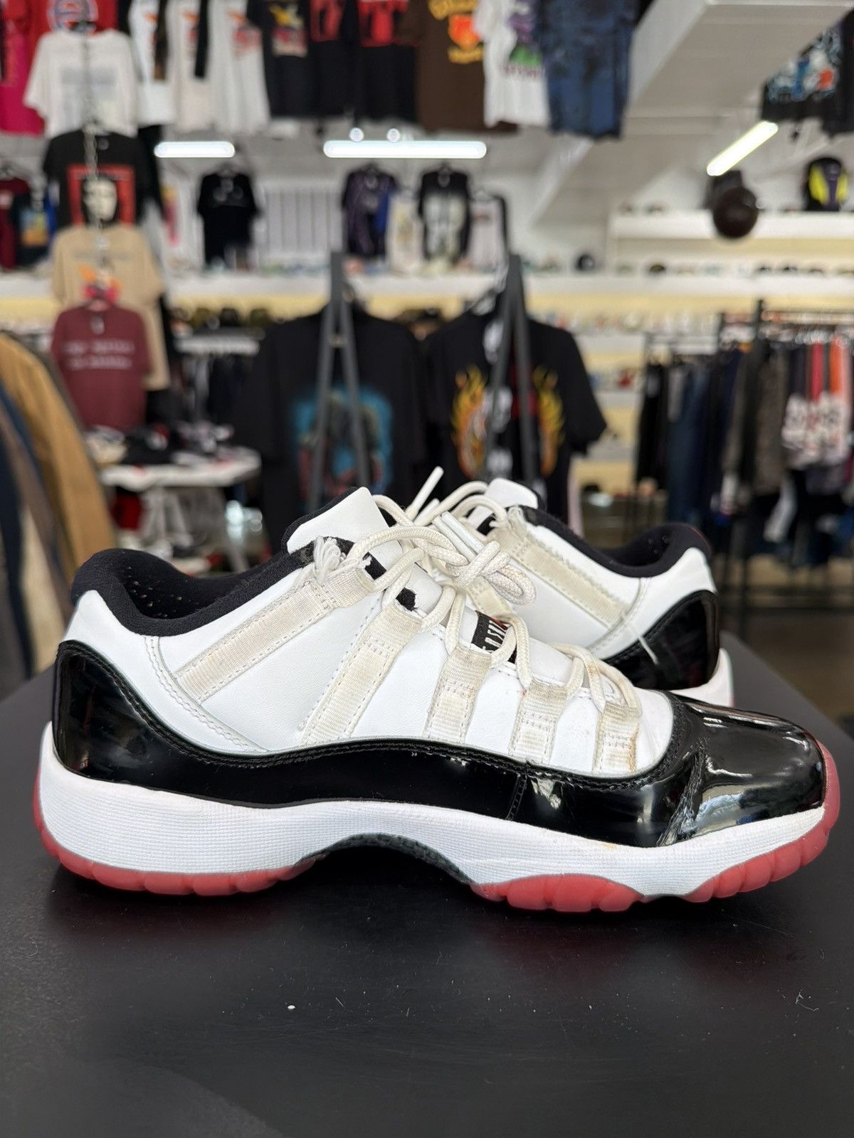 Jordan Brand Air Jordan 11 Low Concord Bred Size 5Y (2020) Size US 5 / EU 37 - 3 Thumbnail