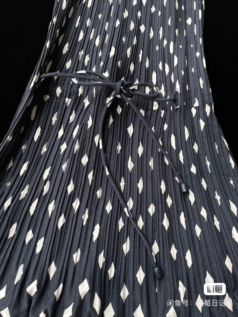 Issey Miyake Issey Miyake size:2 Blue and white mainline dress Size M / US 6-8 / IT 42-44 - 2 Thumbnail