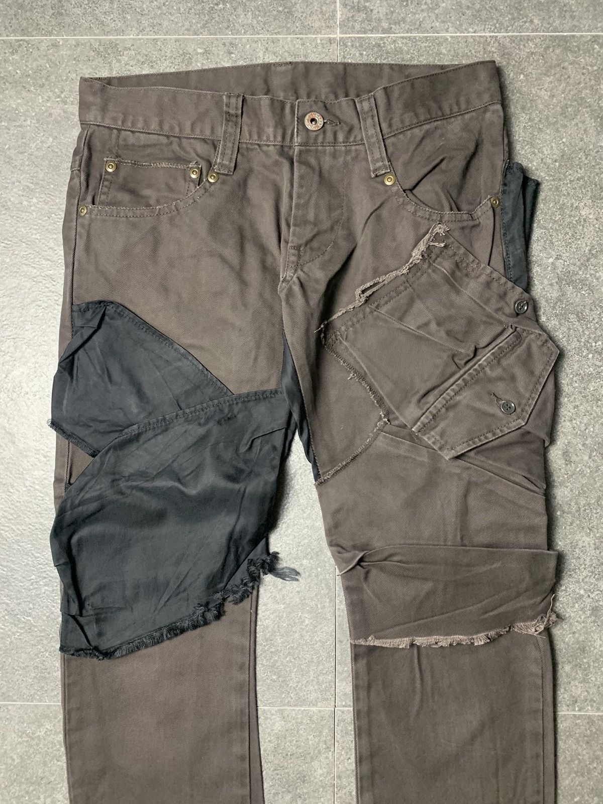 Japanese Brand 2000s Shance ‘Saffa’ Cut and Sew Hybrid Cargo Pants vkei Size US 27 - 3 Thumbnail