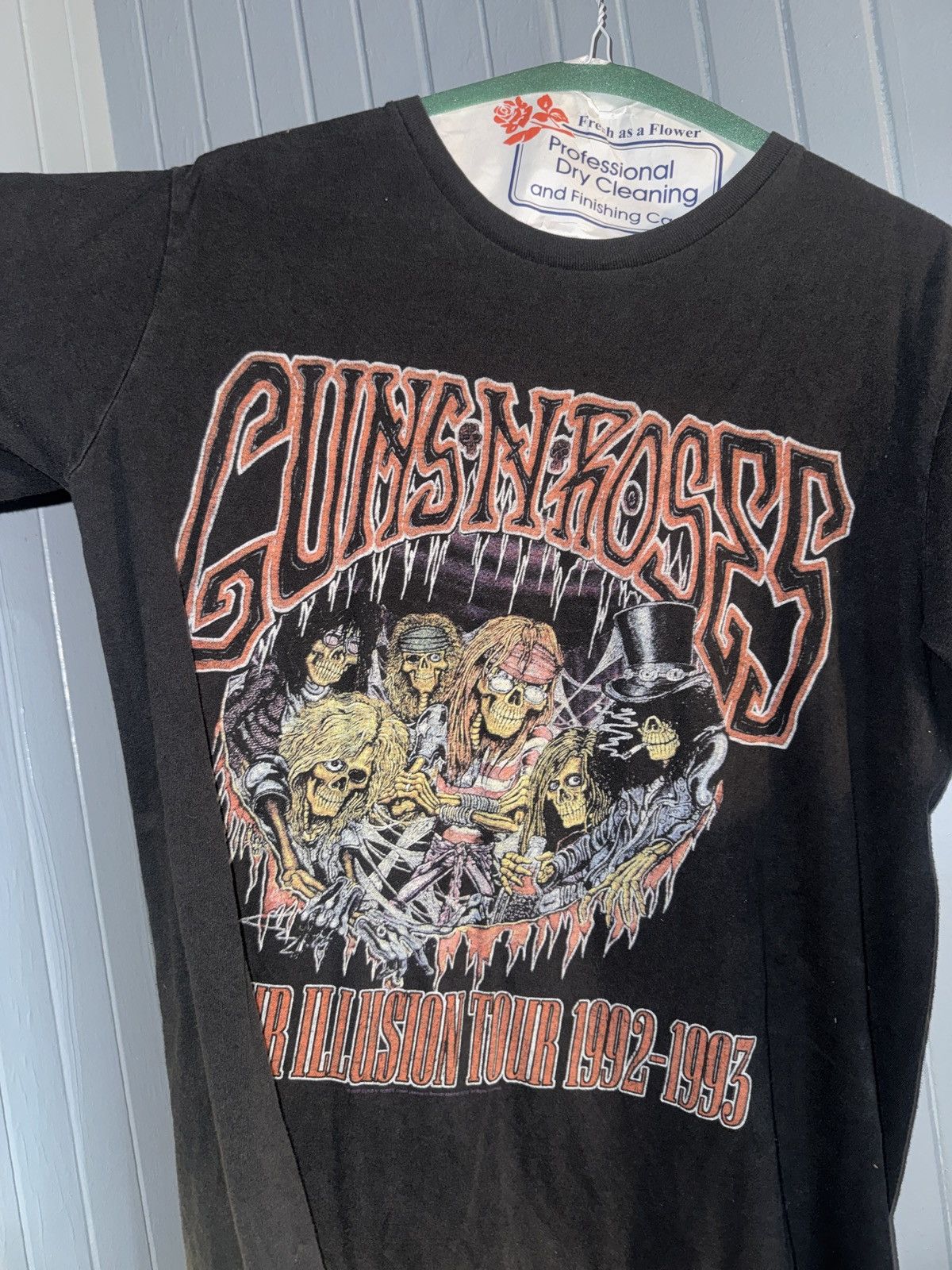 Vintage Guns N’ Roses “Use Your Illusion” Vintage T-Shirt - rare Size US L / EU 52-54 / 3 - 3 Thumbnail