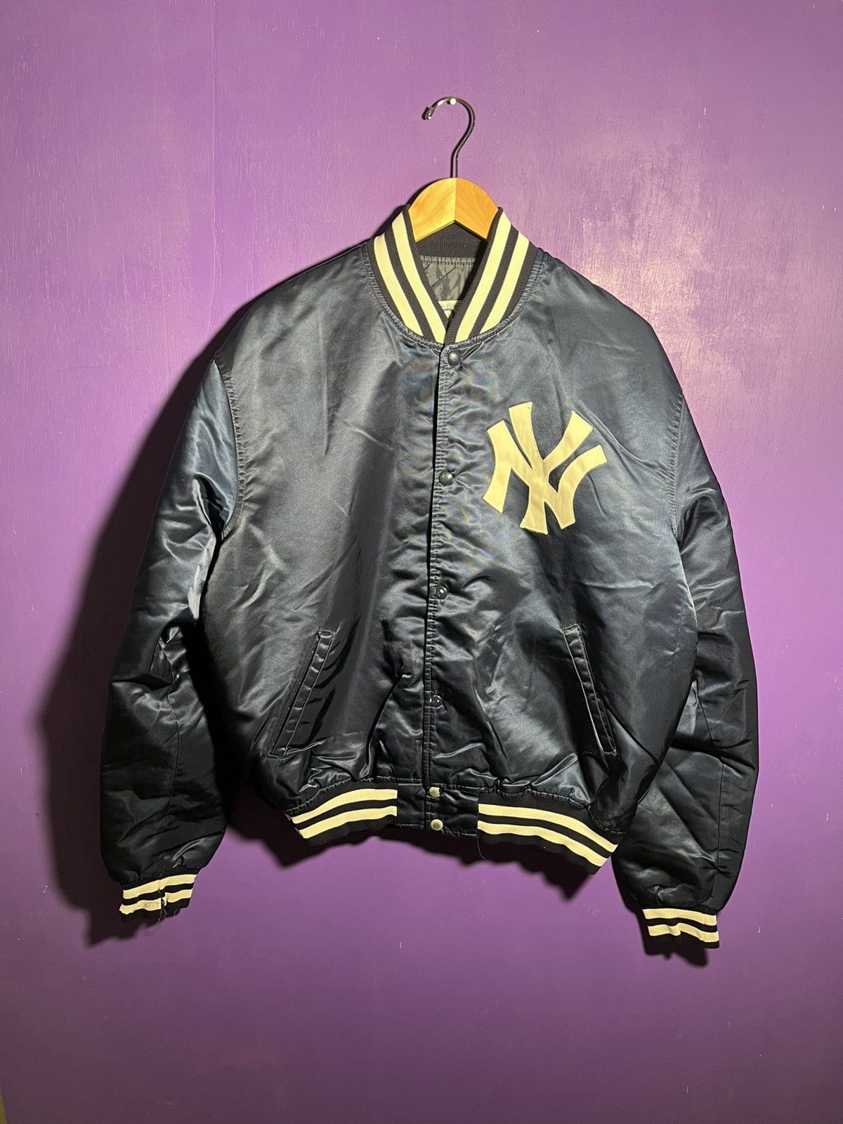 Vintage 90s Starter New York Yankees chest logo satin jacket
