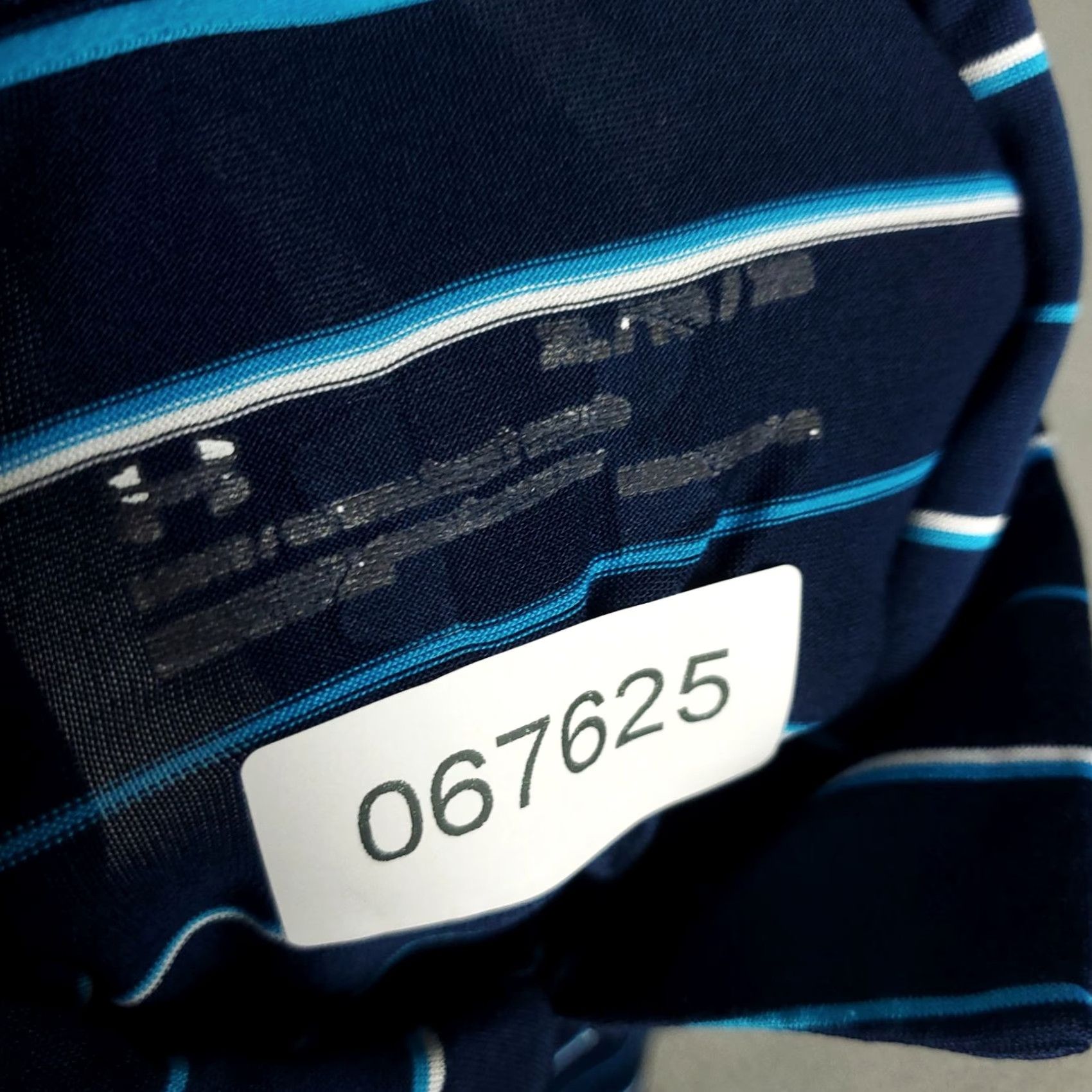 Under Armour Under Armour Polo Shirt Mens XL Blue Striped Short Sleeve Golf Casual Button Collar Logo Modern Preppy Sports Mens XL Blue Polo Size US XL / EU 56 / 4 - 7 Thumbnail