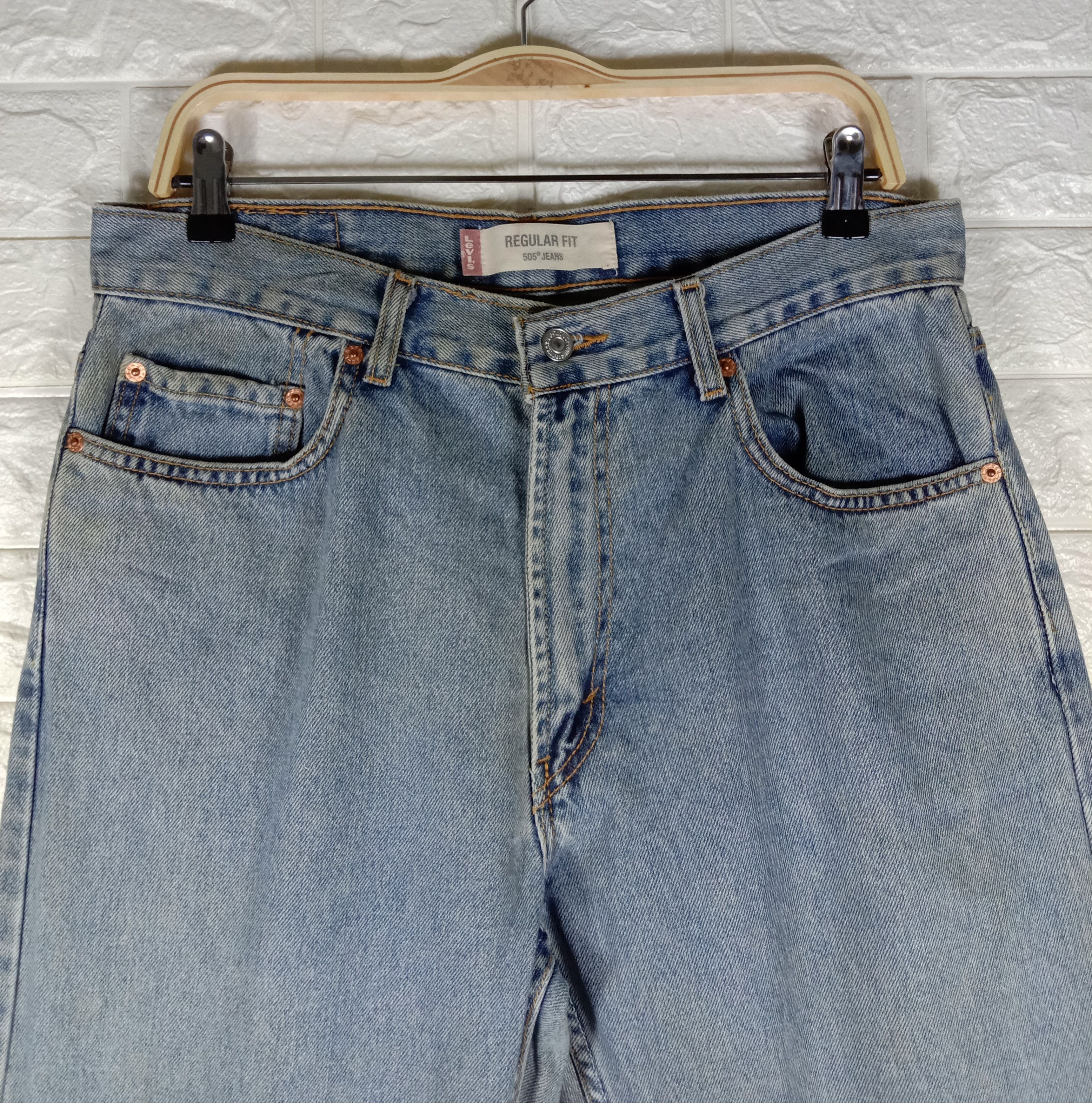 Levi's Vintage Levi's 505 Jeans Regular Fit Light Wash Denim Size US 34 / EU 50 - 2 Thumbnail