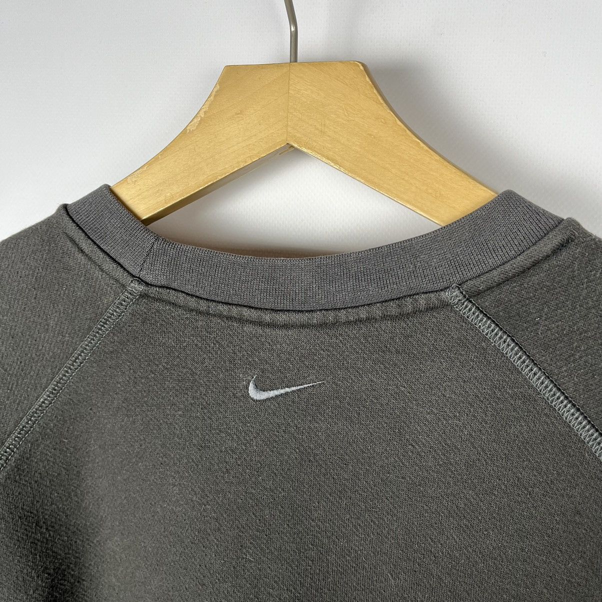 Nike Vintage Nike inc big logo y2k sweatshirt 90’s Size US M / EU 48-50 / 2 - 12 Thumbnail