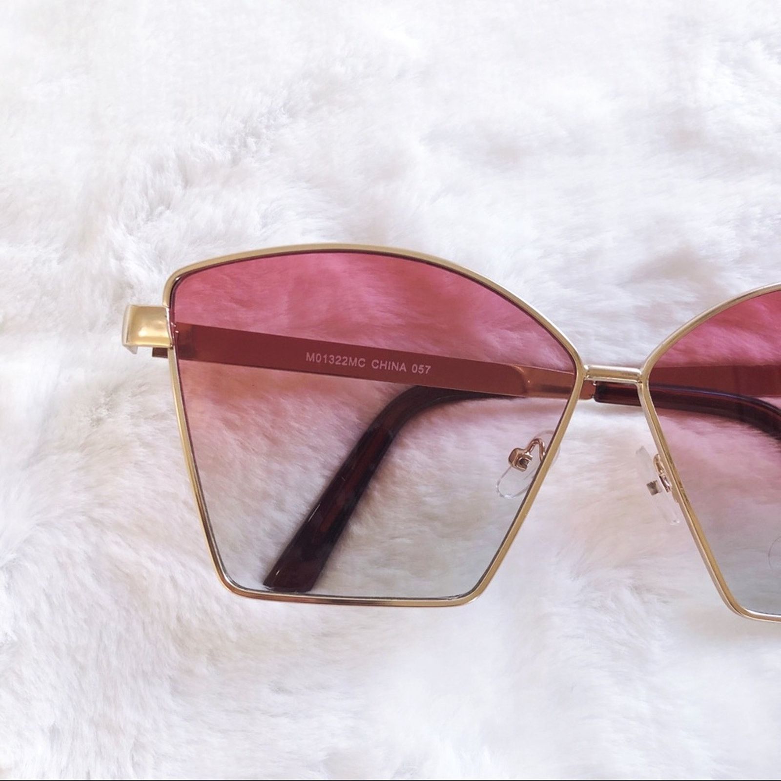 Other Aubrey Dark Pink Gradient Oversized Sunglasses Size ONE SIZE - 2 Thumbnail