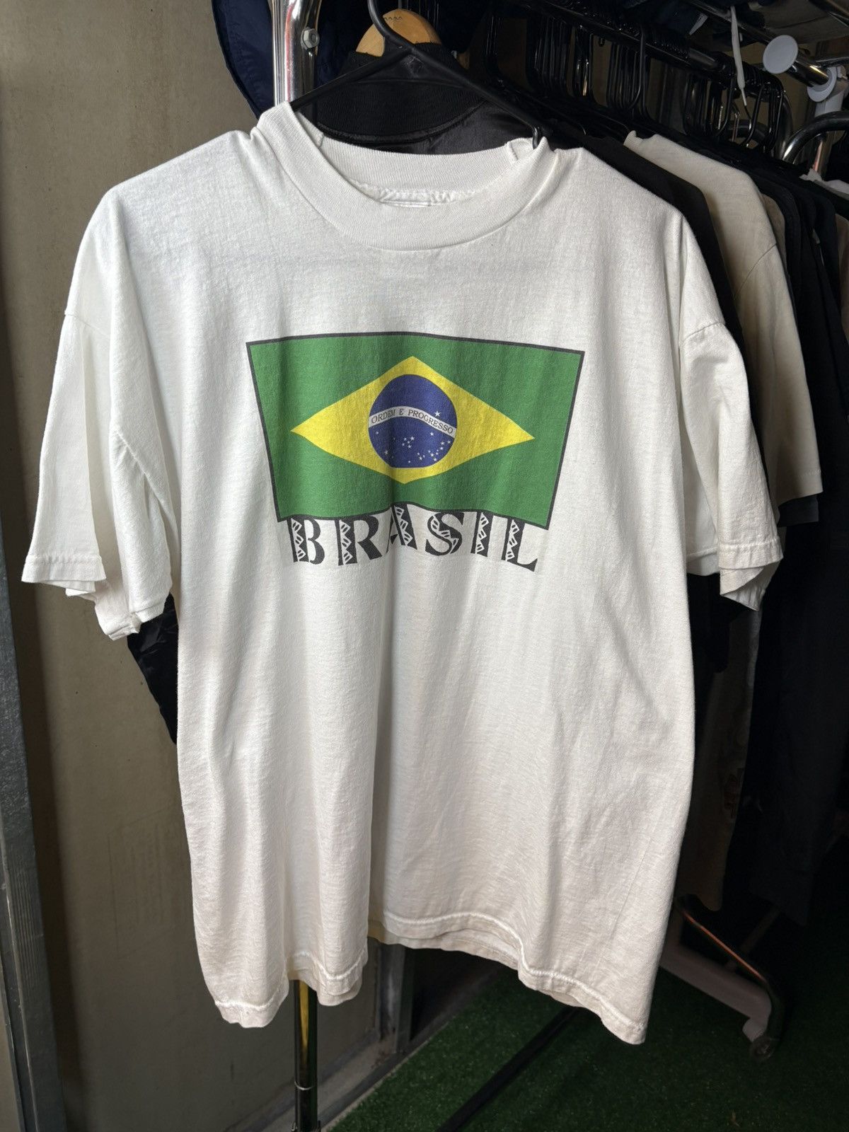 Fruit Of The Loom × Vintage 1990’s Brazil Soccer T-Shirt Size US XL / EU 56 / 4 - 1 Thumbnail