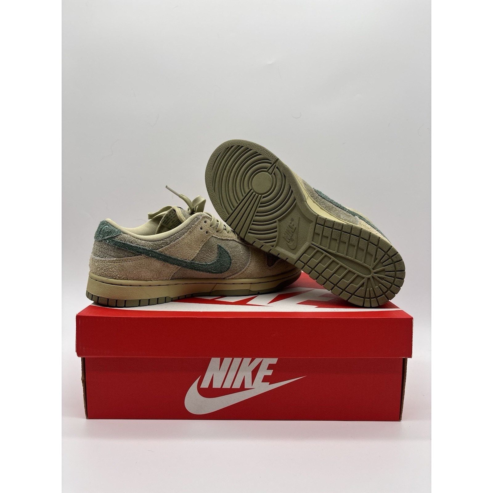 Nike Nike Dunk Low Olive Aura Beige Green Suede SB Sneaker Size US 11 / IT 41 - 2 Thumbnail