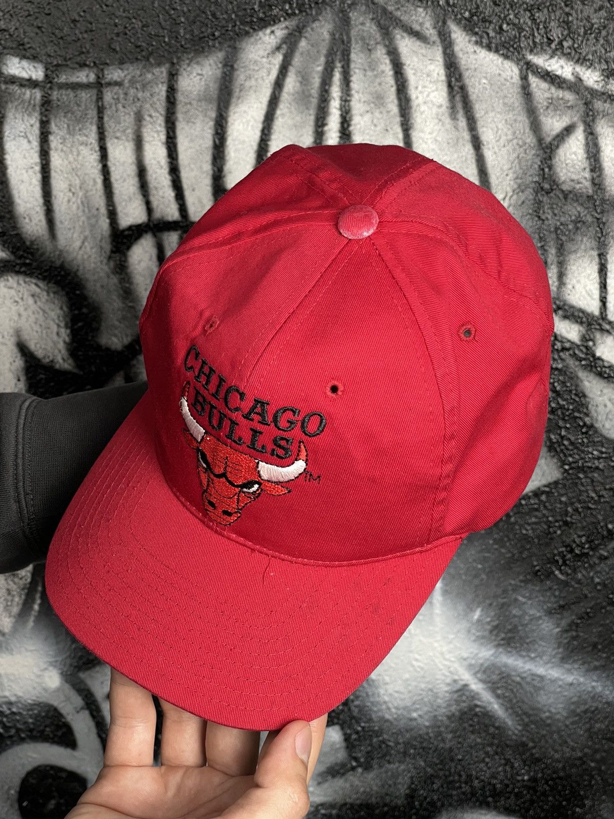 NBA × Vintage Vintage Chicago Bulls 90s Red Hats Cap Size ONE SIZE - 1 Thumbnail