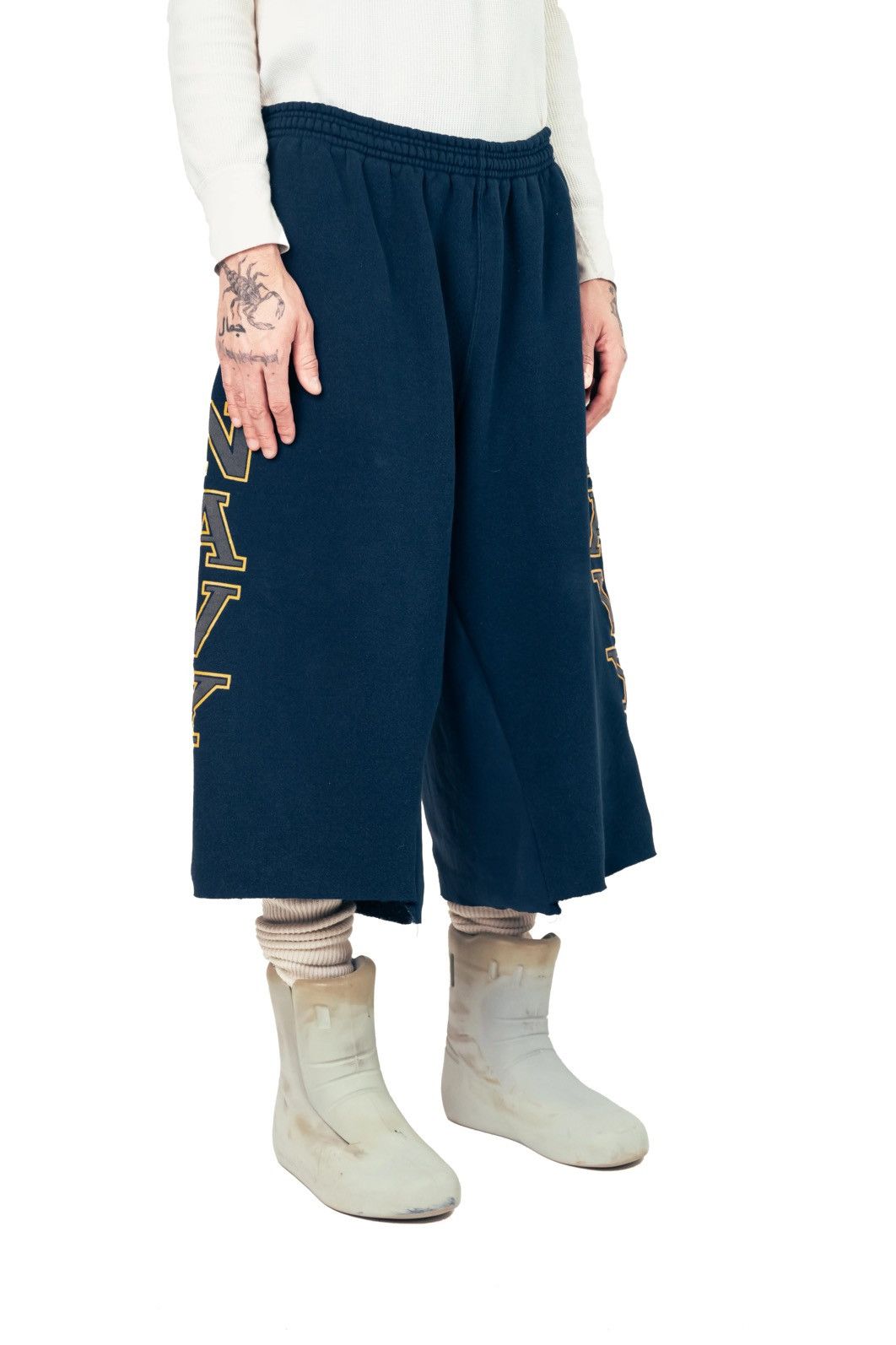 Joshua Jamal Joshua Jamal "NBHD" Cotton Navy Shorts Size US 32 / EU 48 - 8 Thumbnail
