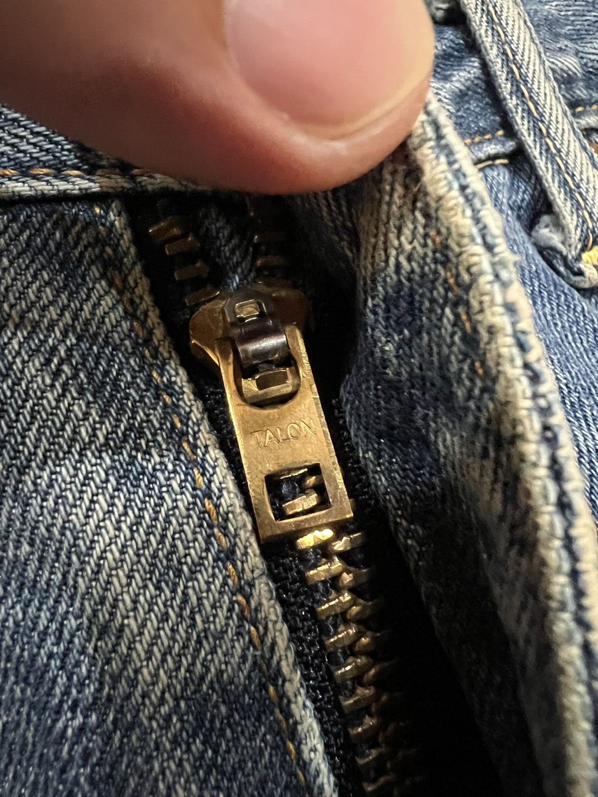Levi's VINTAGE LEVIS 505 E LVC SELVEDGE DISTRESSED WASHED JEANS Size US 32 / EU 48 - 13 Thumbnail