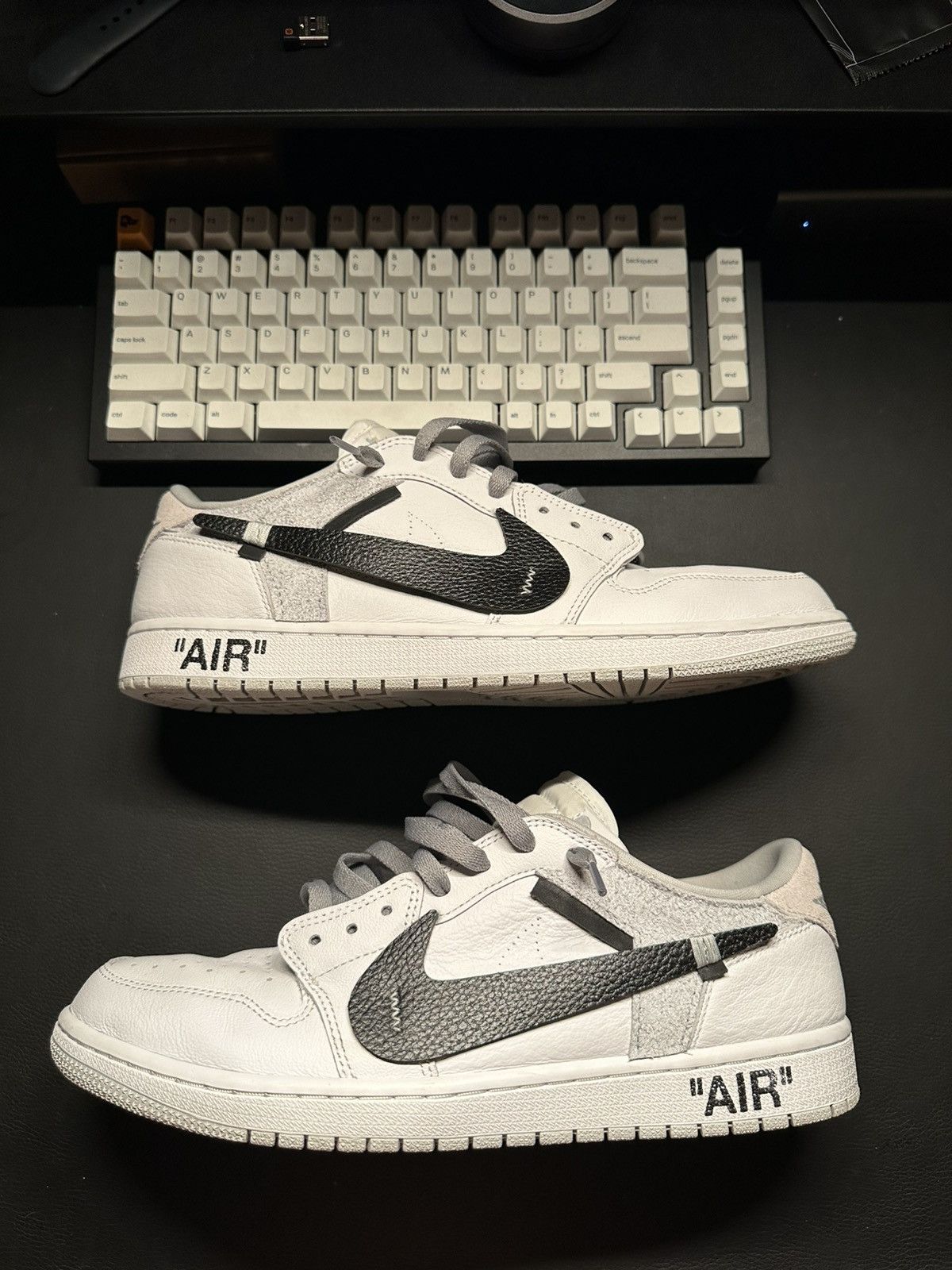 Jordan Brand × Nike Jordan 1 neutral grey 2021 Size US 11.5 / EU 44-45 - 2 Thumbnail