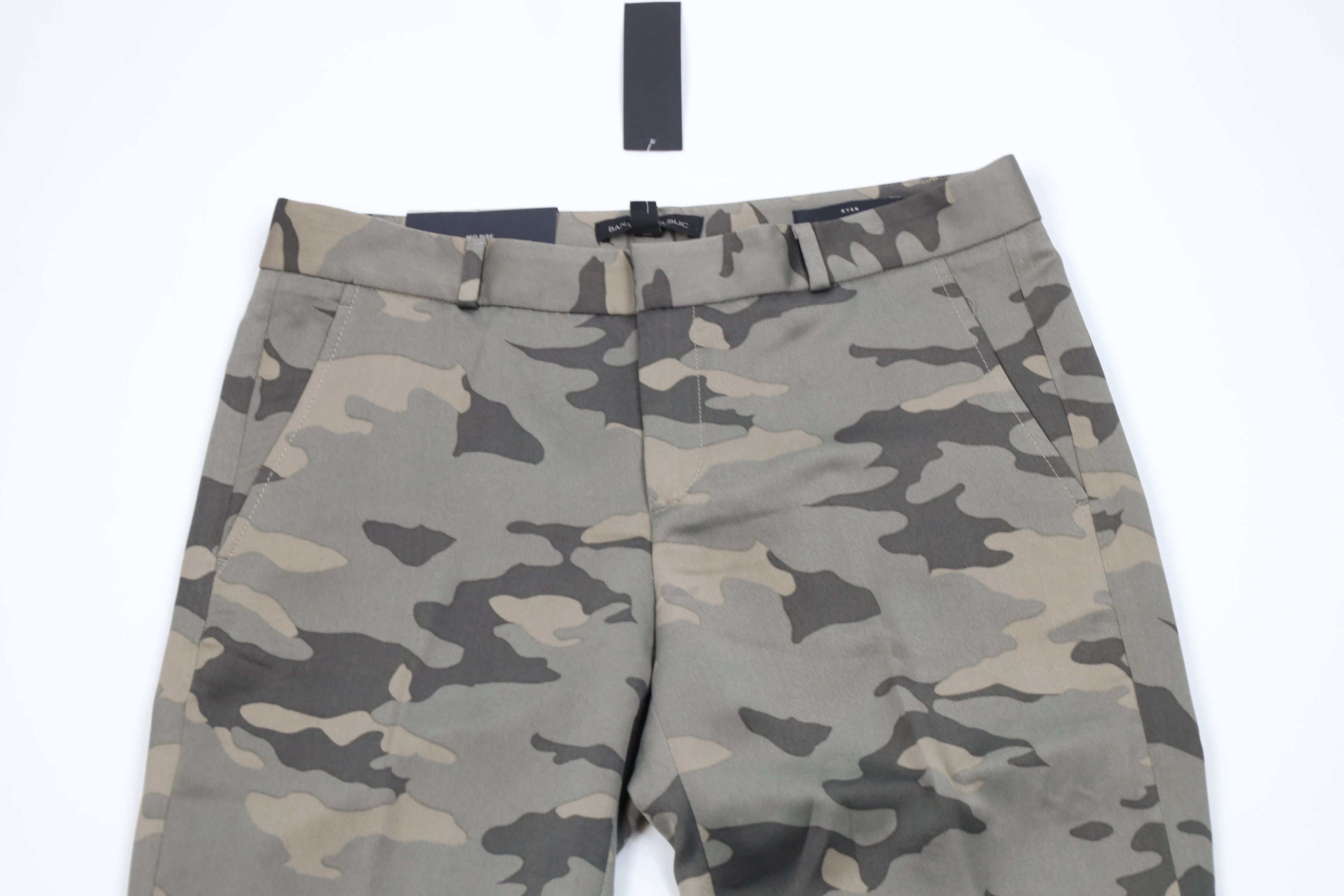 Banana Republic New Banana Republic Mid Rise Straight Leg Camouflage Pants Size 28" / US 6 / IT 42 - 2 Thumbnail