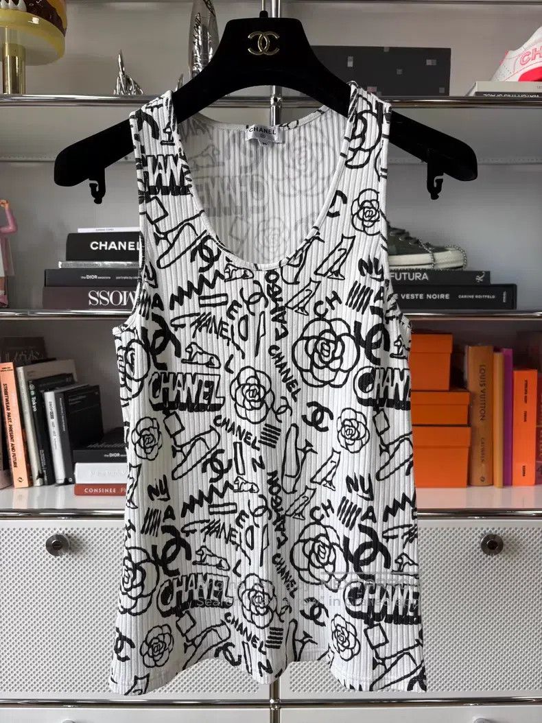 Chanel Chanel Black and white logo camellia graffiti print vest Size XS / US 0-2 / IT 36-38 - 1 Thumbnail