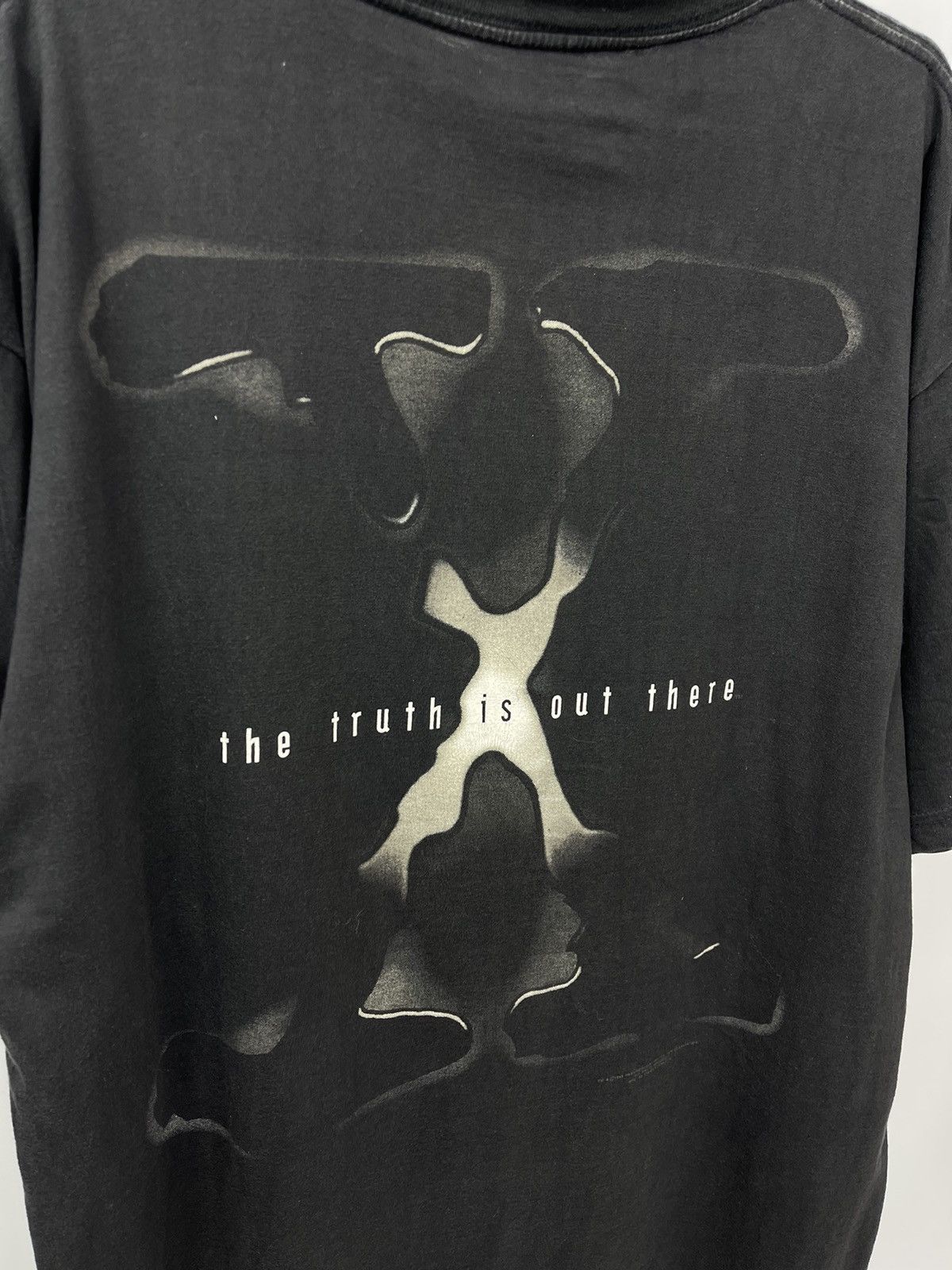 Vintage Vintage 1995 The X Files The Truth Men’s T-Shirt Size XL Size US XL / EU 56 / 4 - 6 Thumbnail