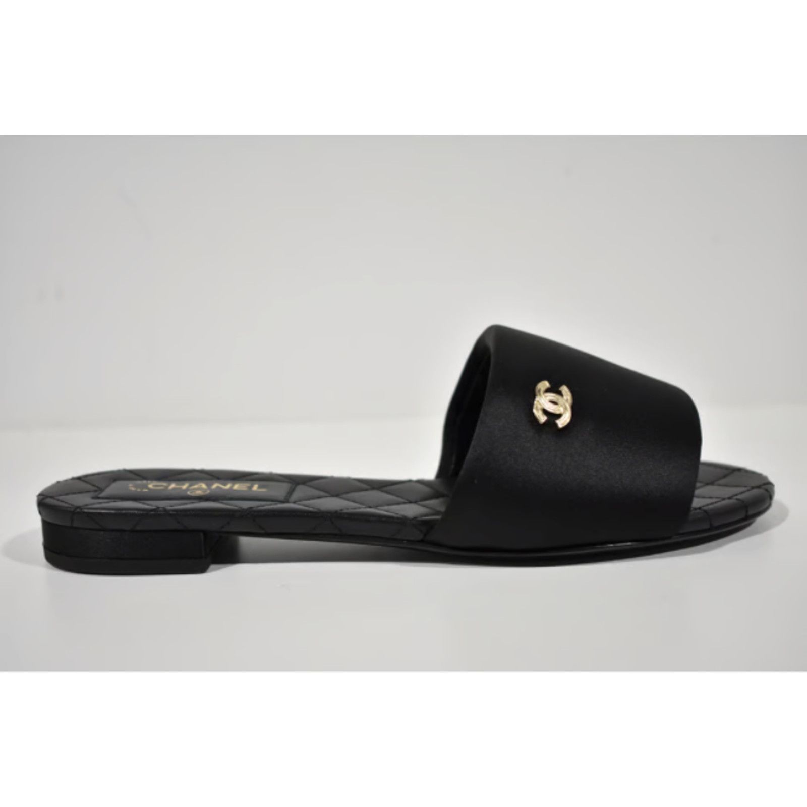 Chanel 22P Satin CC Logo Quilted Slide Mule Sandal Flop Flat 38 Size US 8 / IT 38 - 5 Thumbnail