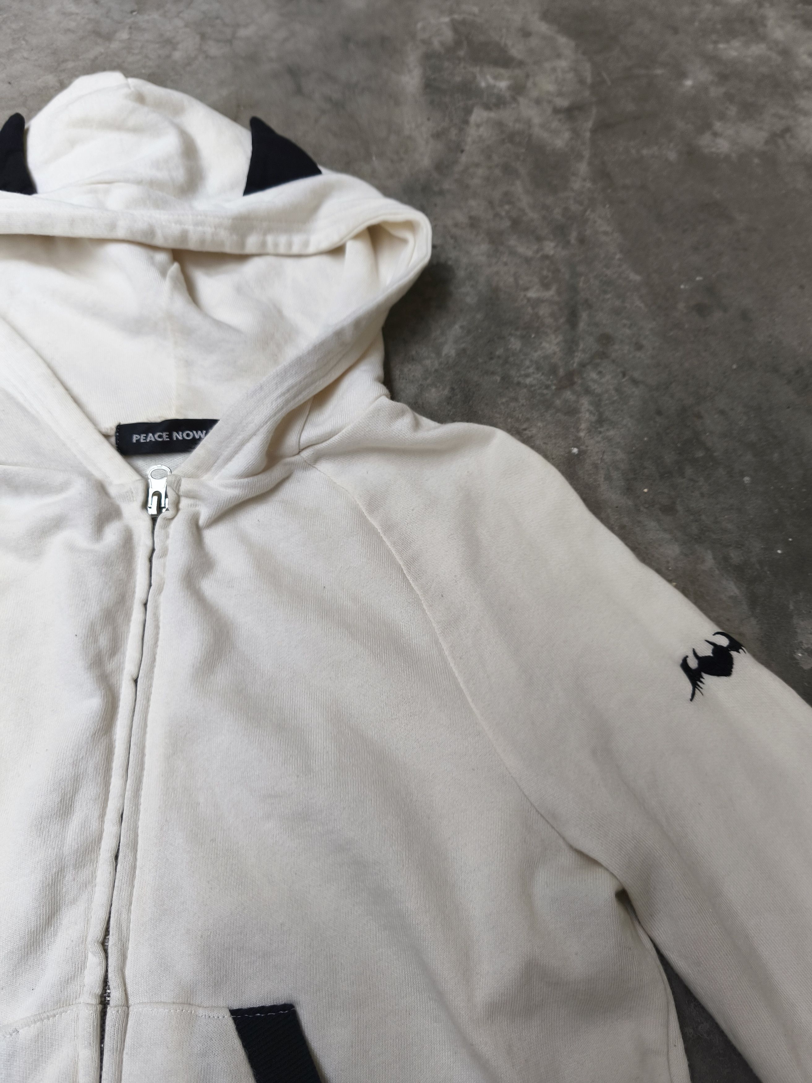 20471120 × Japanese Brand × KMRii Vintage Y2K Peace Now Devil Horn Hoodie Size US M / EU 48-50 / 2 - 3 Thumbnail
