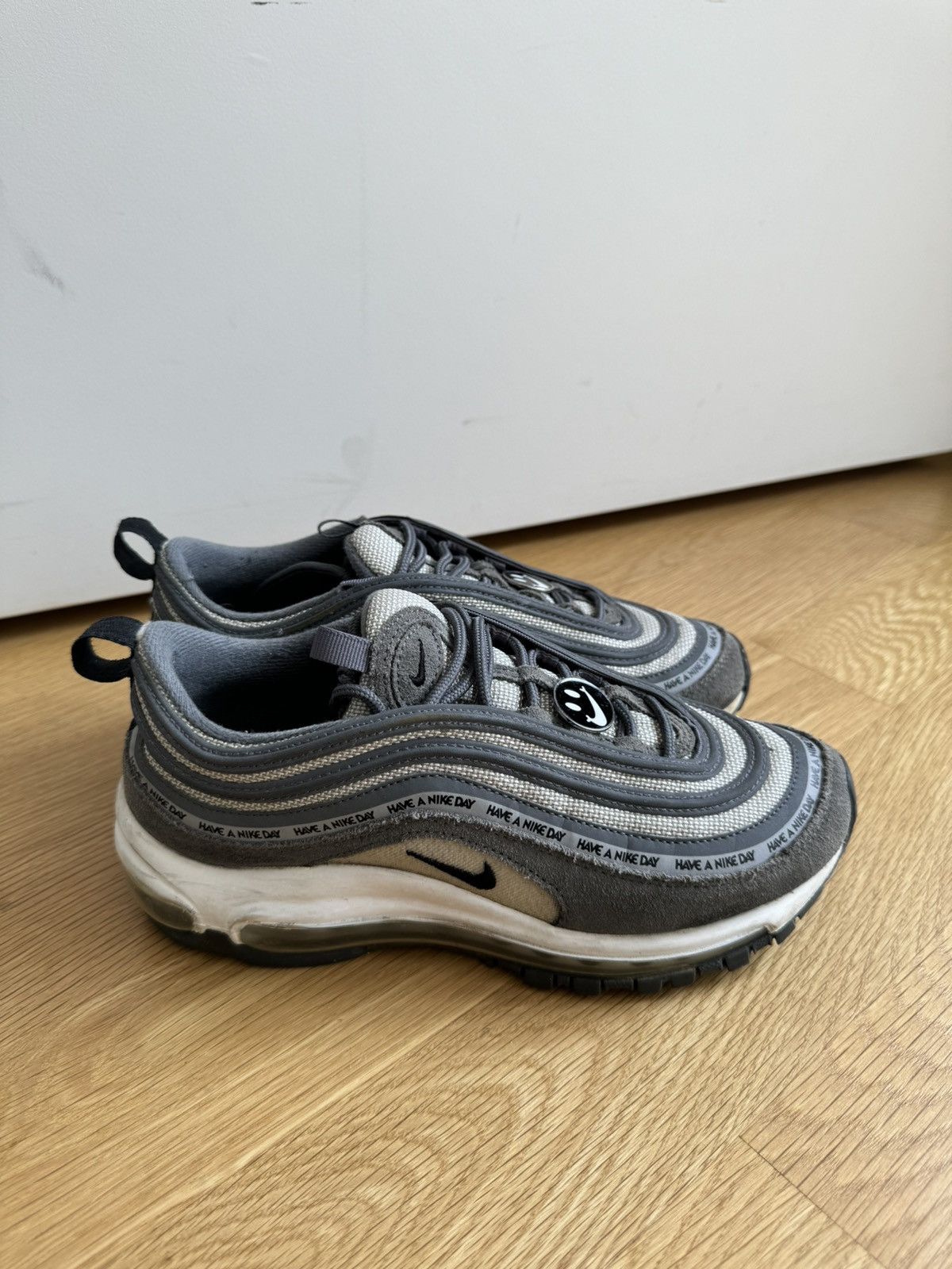 Nike Nike Air Max 97 Kids (7.5 women’s) Size US 7.5 / IT 37.5 - 4 Thumbnail