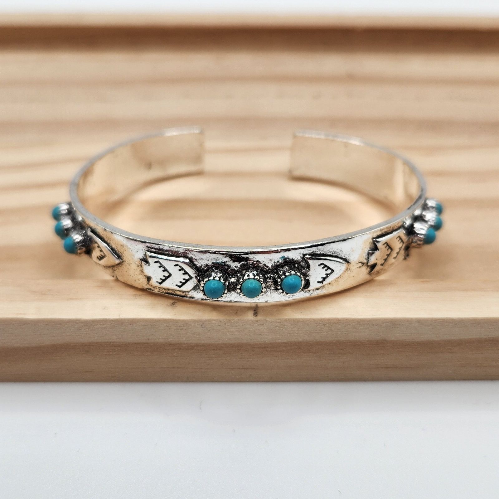 Other Southwestern Style Cuff Bracelet Silver Tone Blue Stone New Size ONE SIZE - 2 Thumbnail