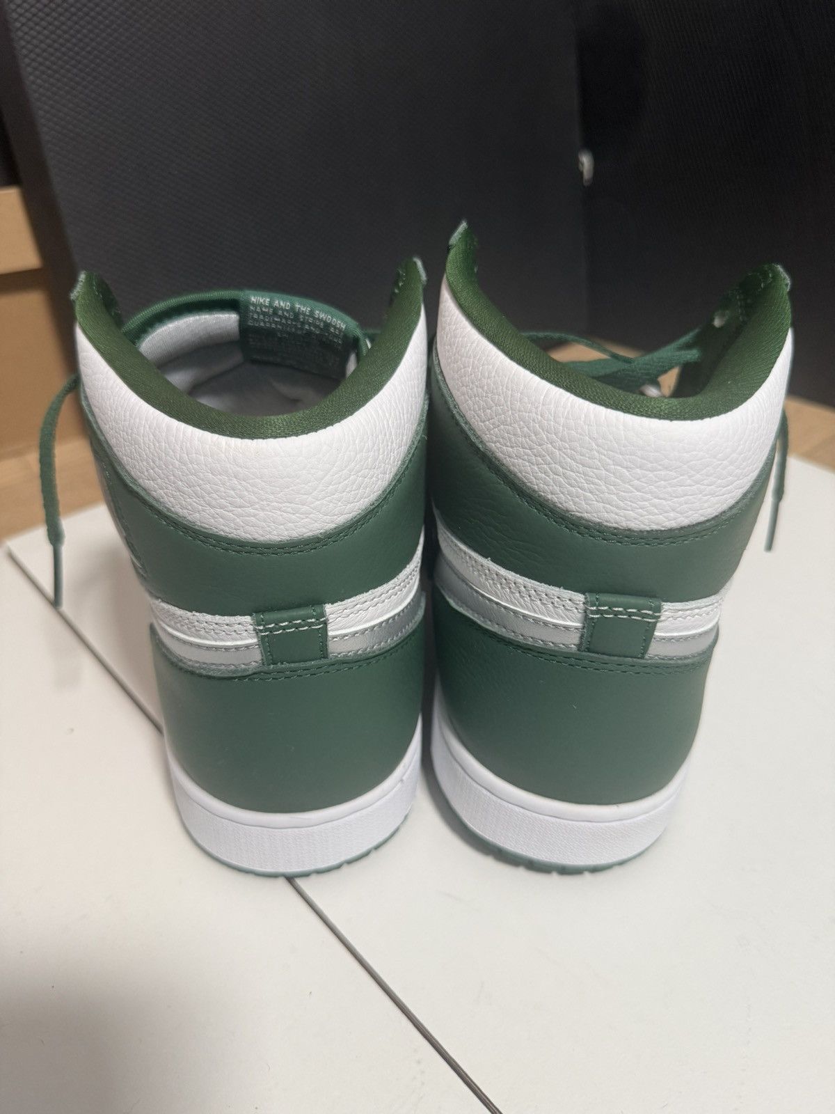 Jordan Brand Jordan 1 High - Gorge Green Size US 11.5 / EU 44-45 - 5 Thumbnail