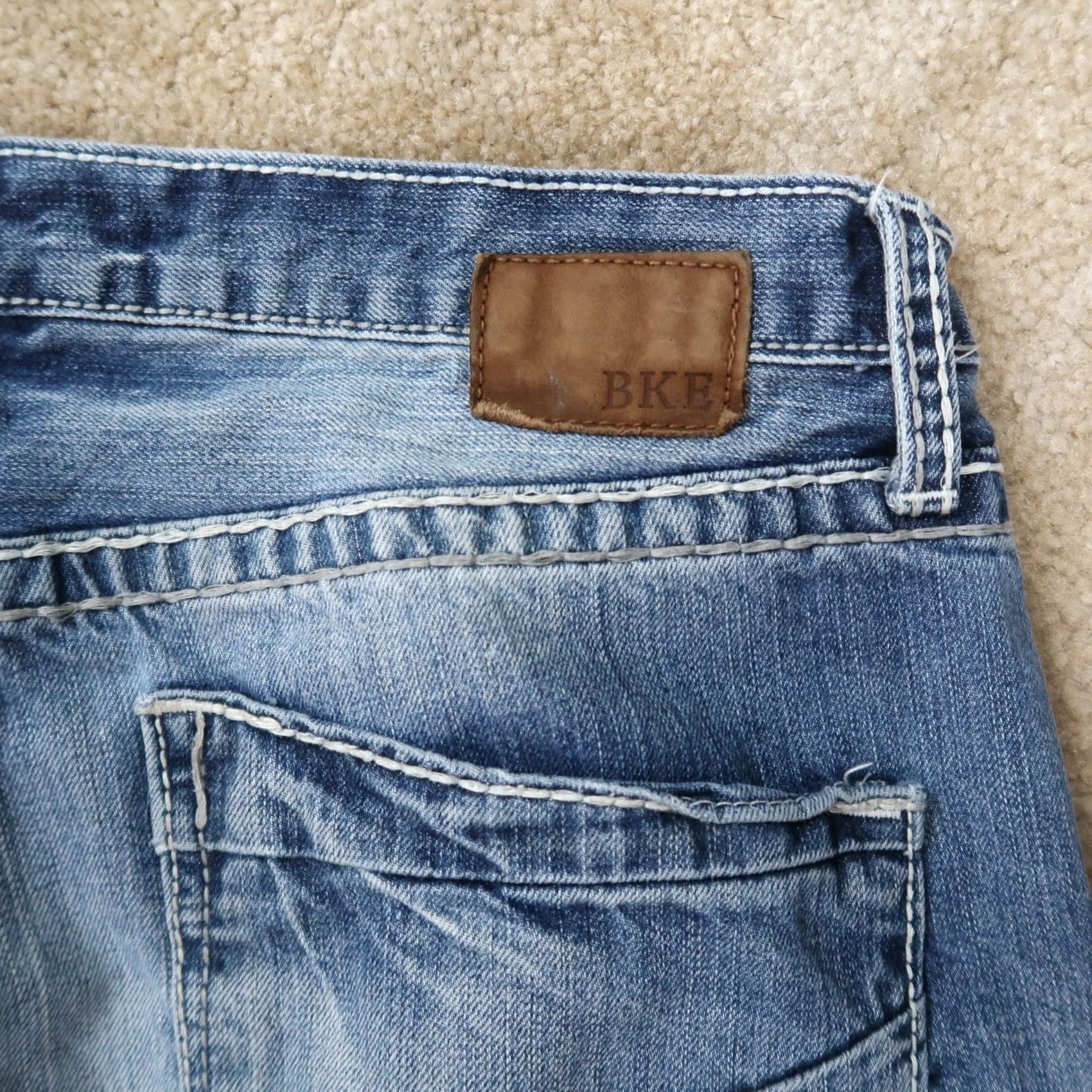 Vintage BKE Buckle Tyler Jeans Men’s 36x31 Blue Denim Distressed Straight Leg 5-Pocket Denim Pants Mens Regular Fit 90s Size US 36 / EU 52 - 7 Thumbnail