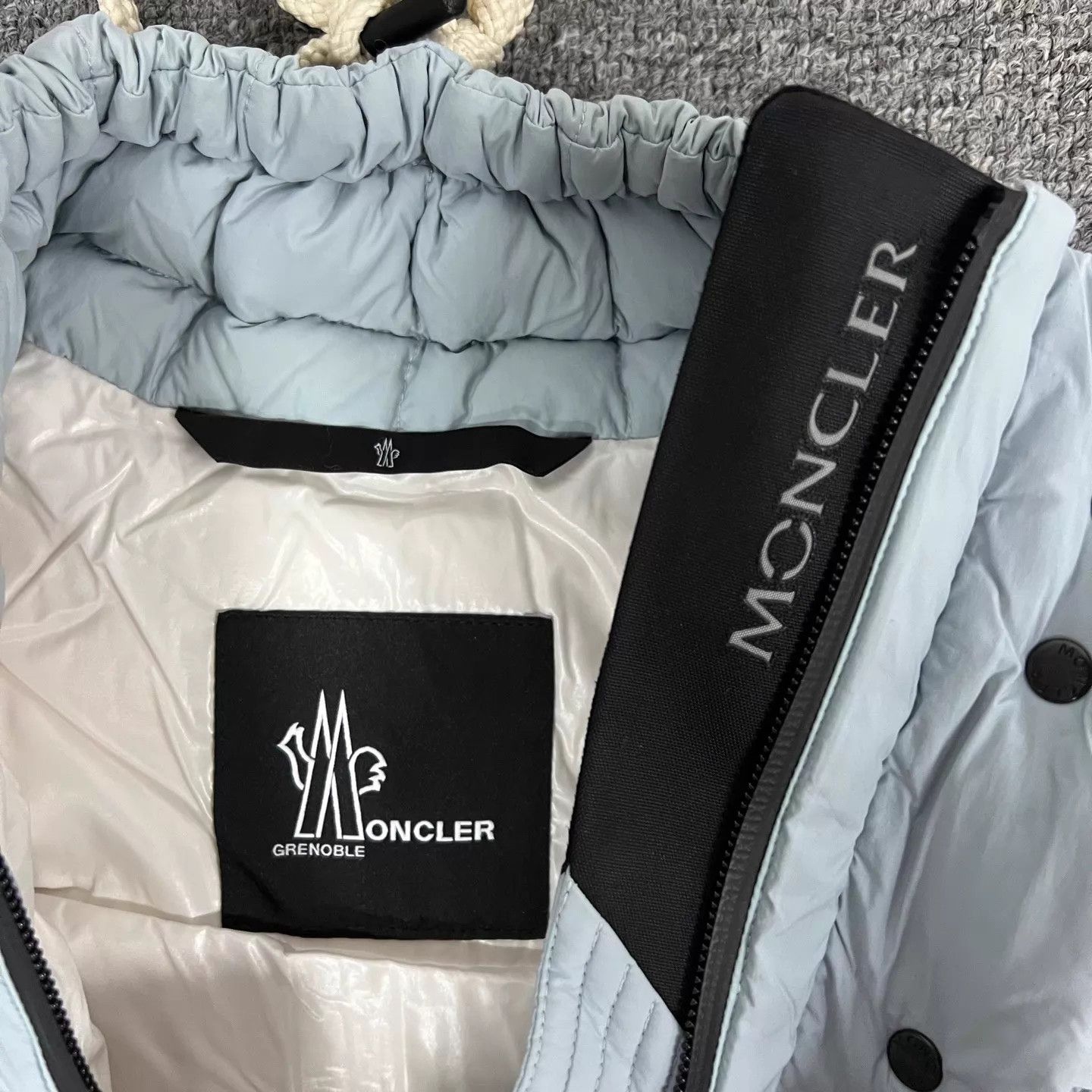 Moncler Moncler Muted Blue Down Vest Size 1 Mint Size S / US 4 / IT 40 - 5 Thumbnail