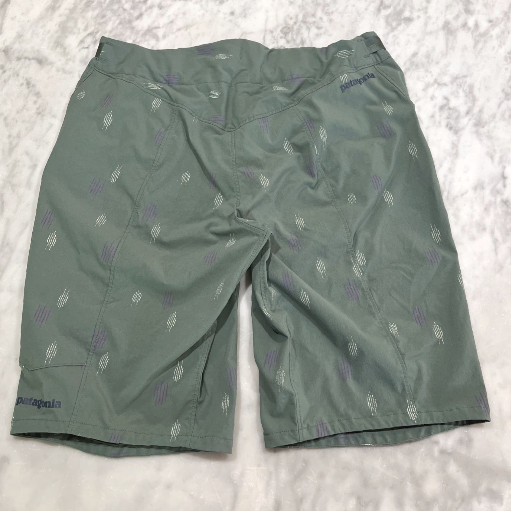 Patagonia Patagonia Women's Bermuda Shorts 6 Green Geometric Pockets Stretch Adjustable Size 28" / US 6 / IT 42 - 4 Thumbnail