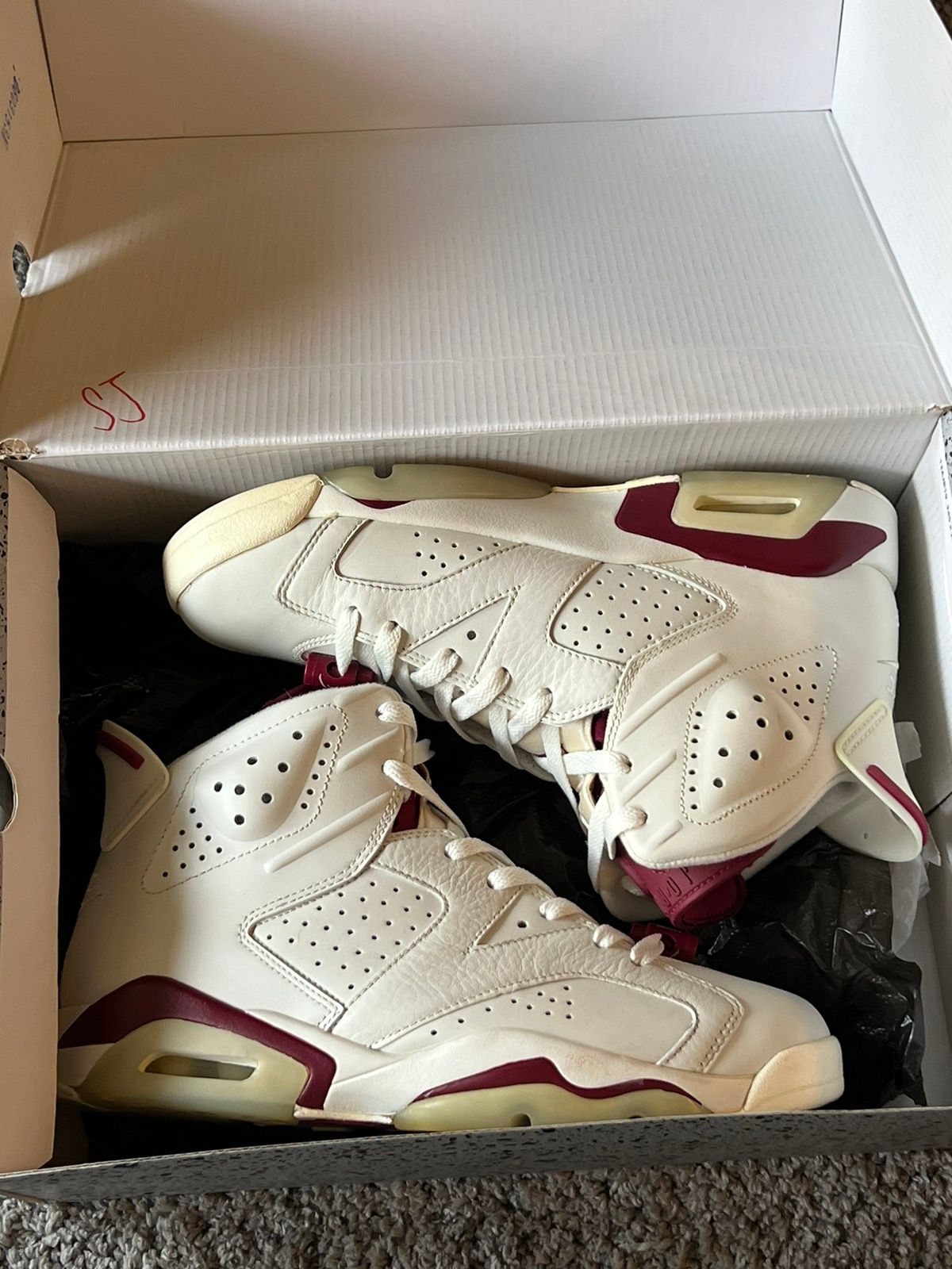 Pre-owned Jordan Brand Retro 6 “maroon” Size 8.5 Shoes In Beige