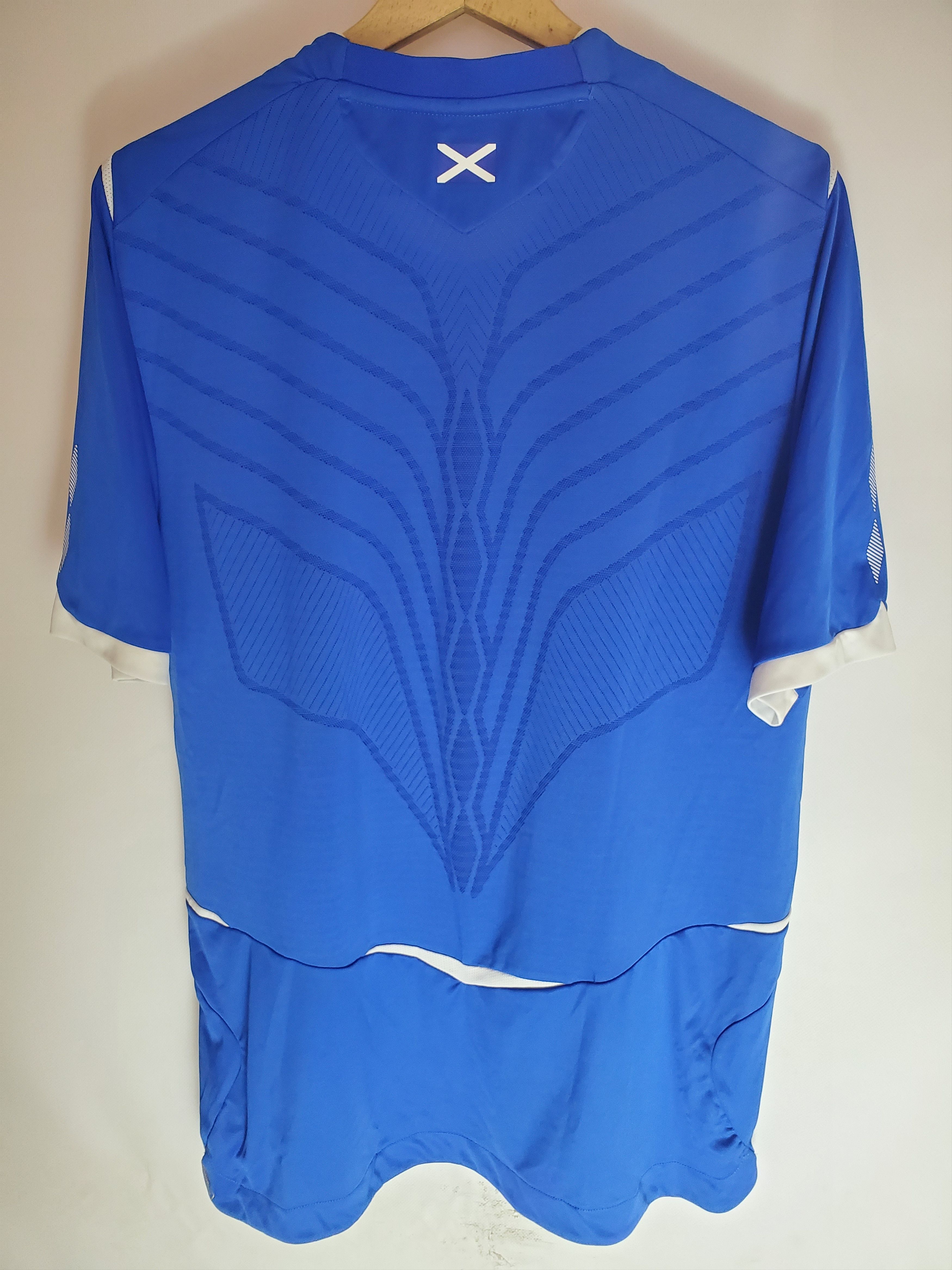 Umbro GLASGOW RANGERS FC HOME SOCCER JERSEY 2008/09 UMBRO L Size US L / EU 52-54 / 3 - 6 Thumbnail